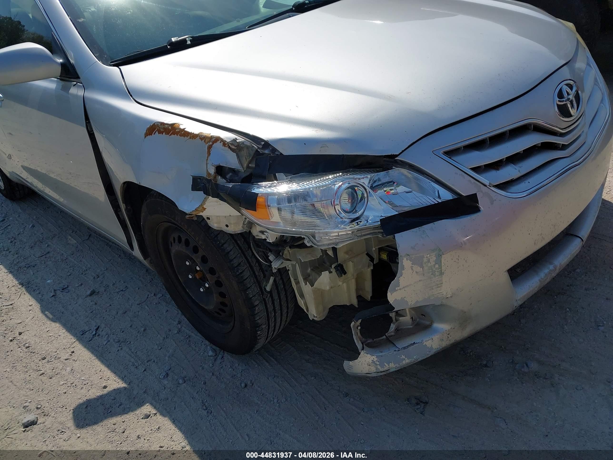TOYOTA CAMRY image 6