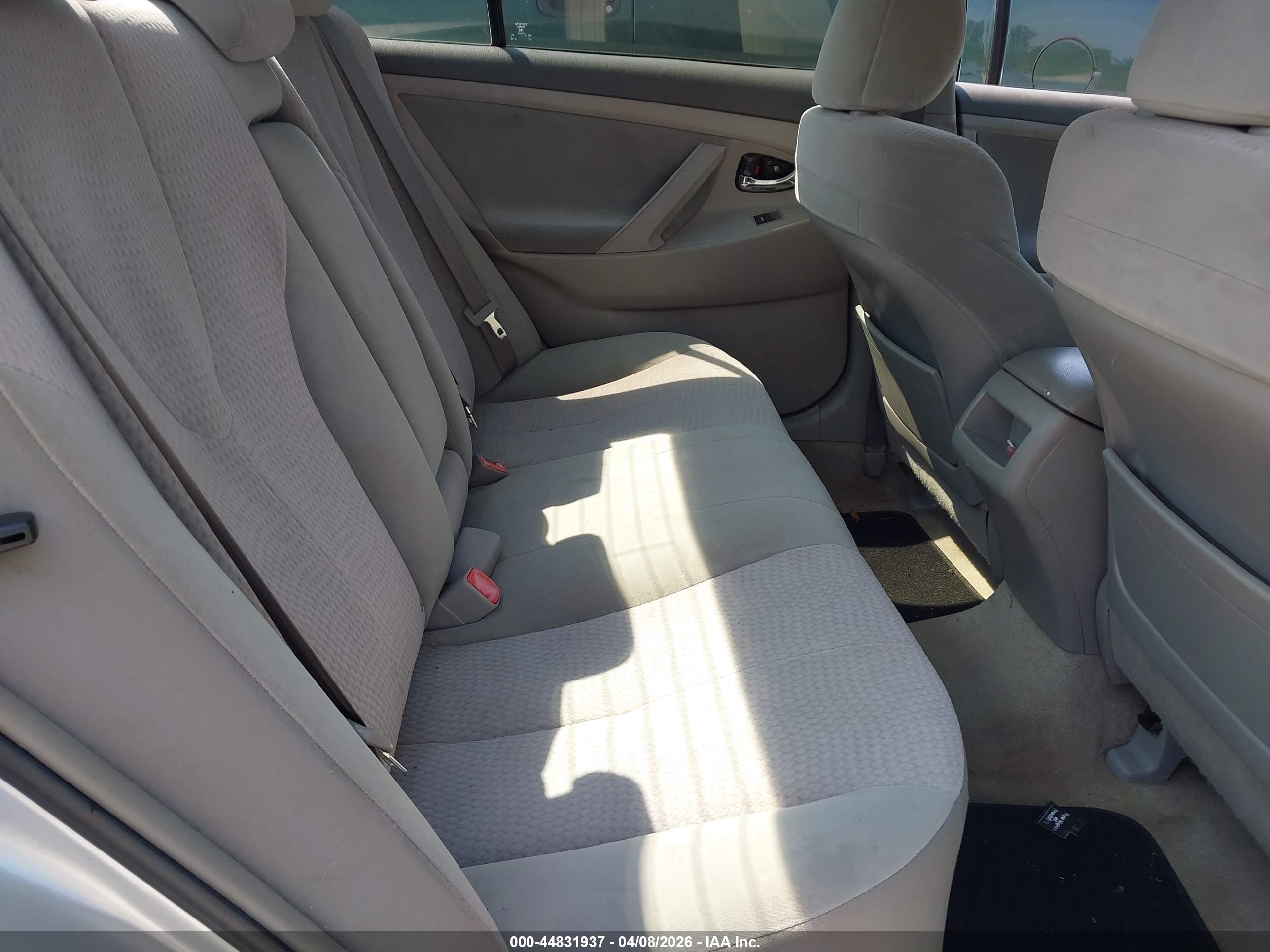 TOYOTA CAMRY image 8