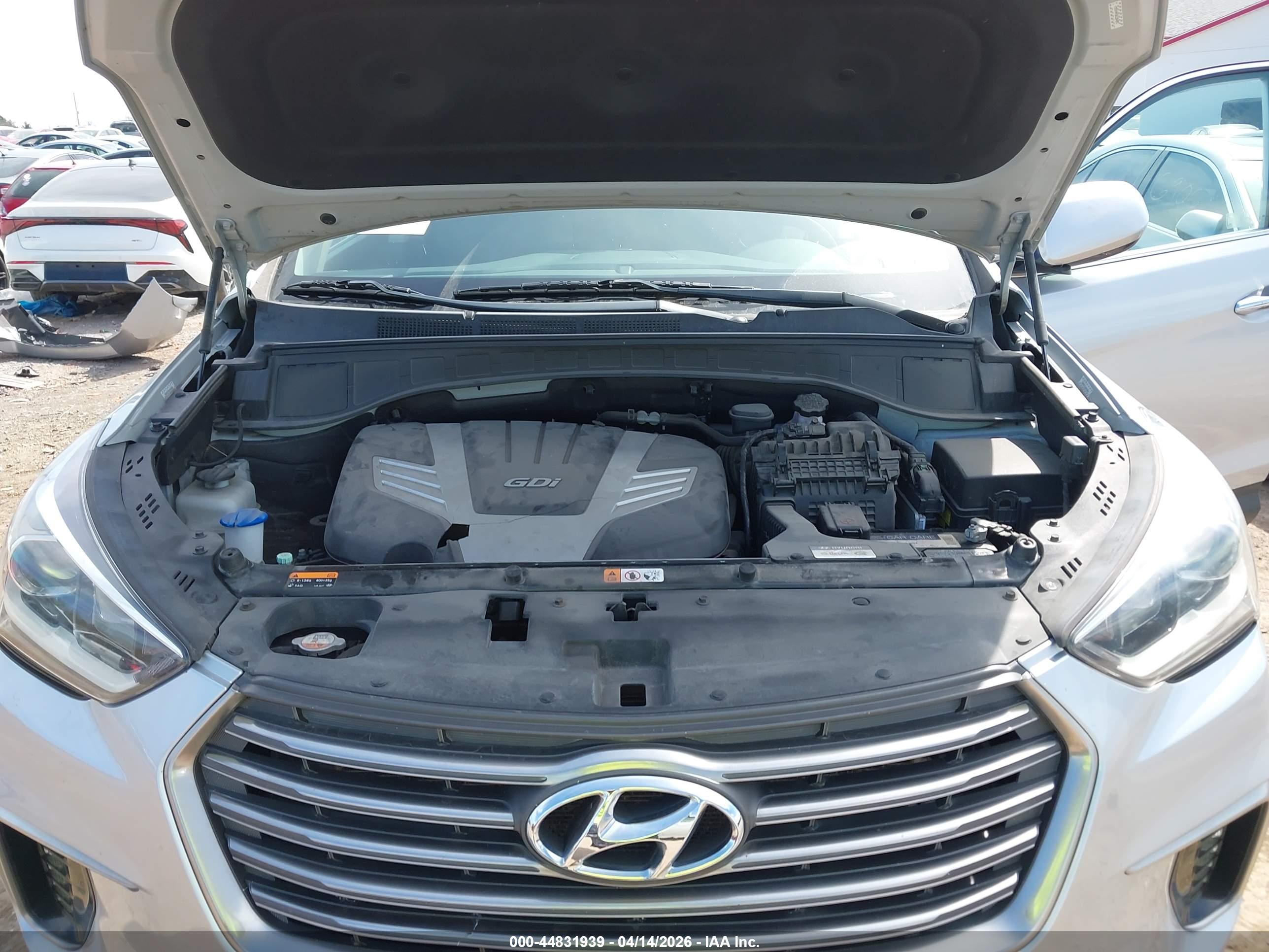 HYUNDAI SANTA image 10