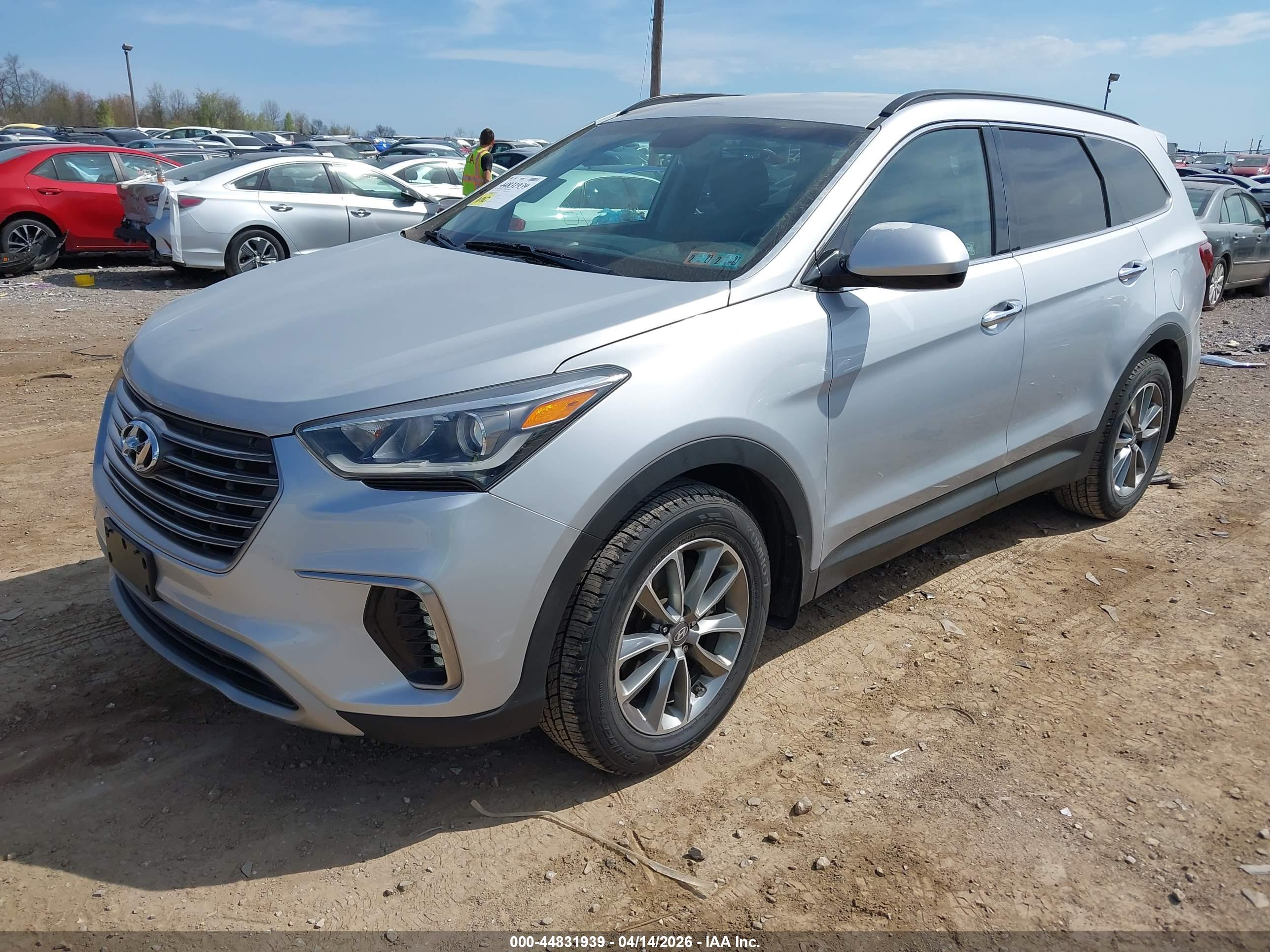 HYUNDAI SANTA image 2