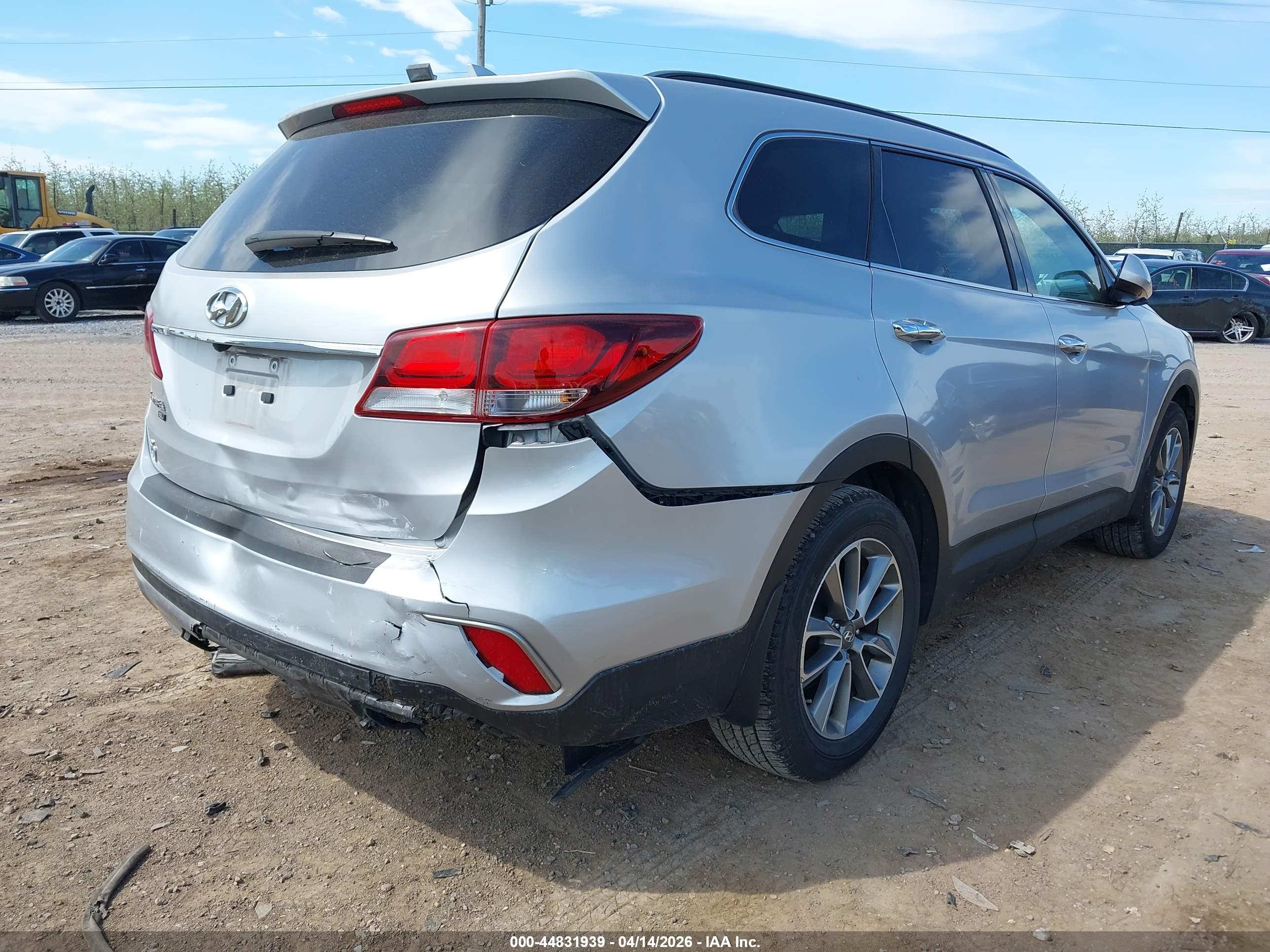 HYUNDAI SANTA image 6
