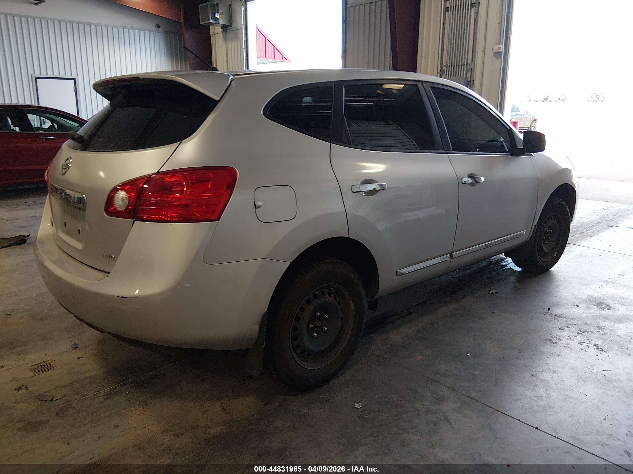 NISSAN ROGUE image 4