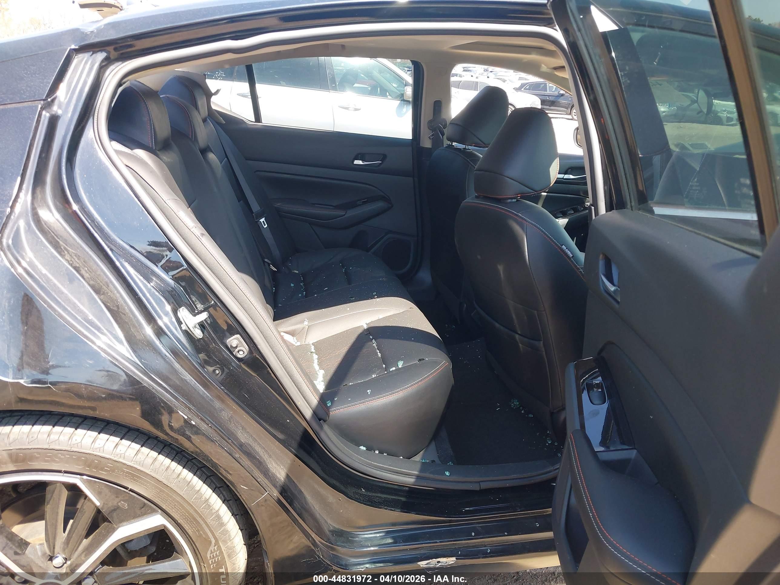 NISSAN ALTIMA image 8