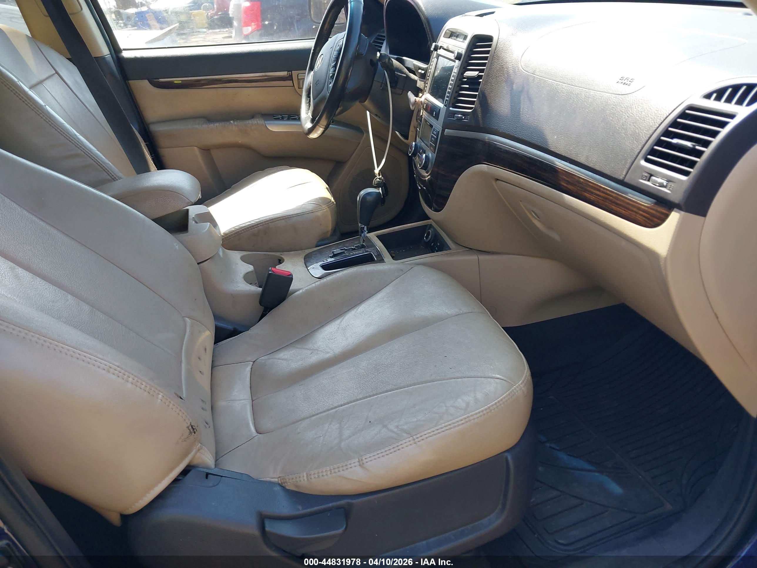 HYUNDAI SANTA image 5