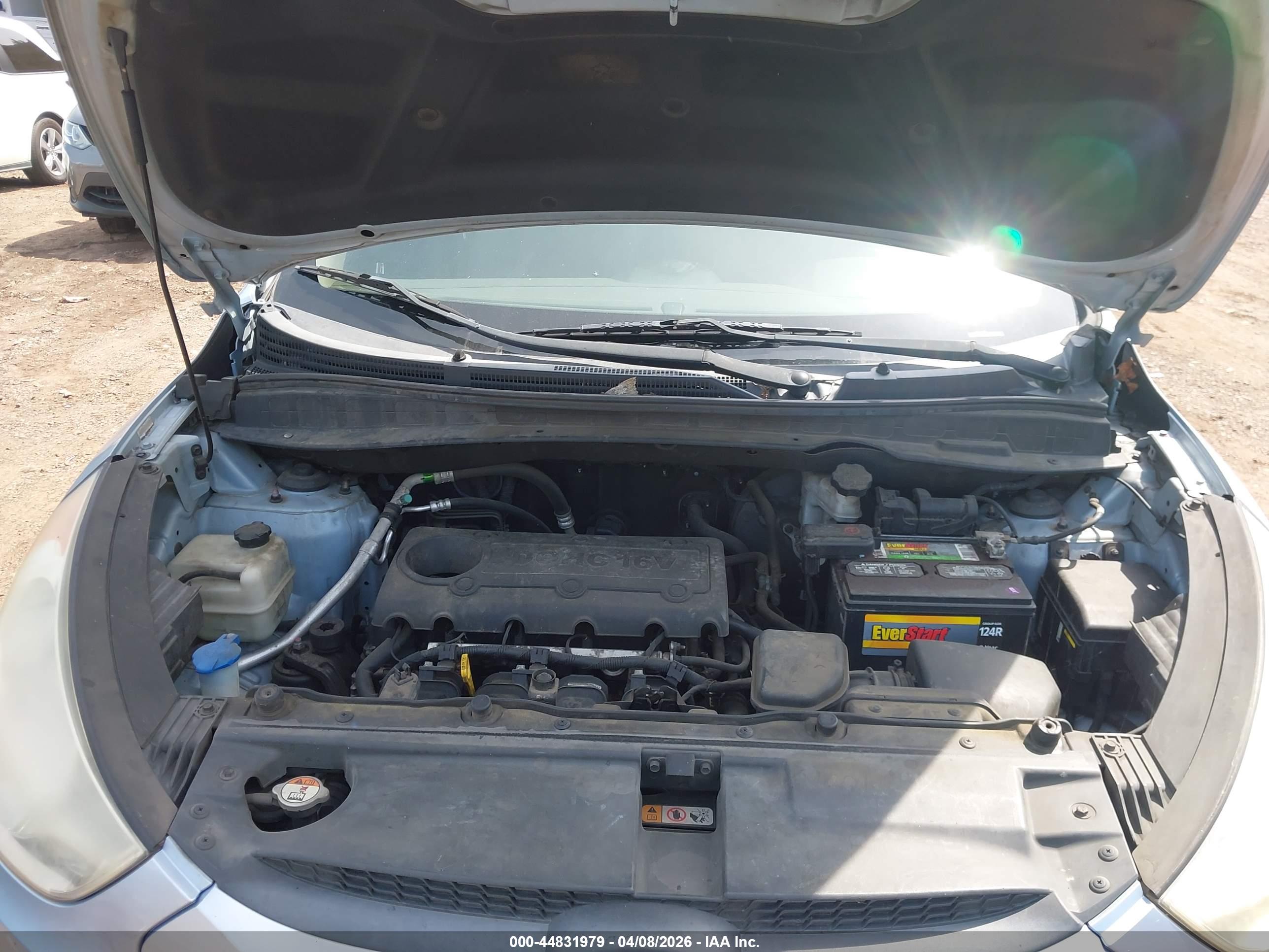 HYUNDAI TUCSON image 10