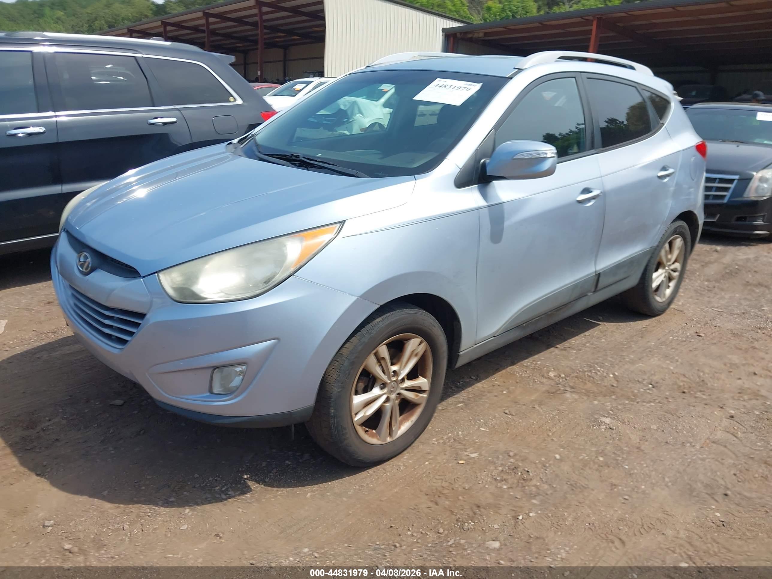 HYUNDAI TUCSON image 2
