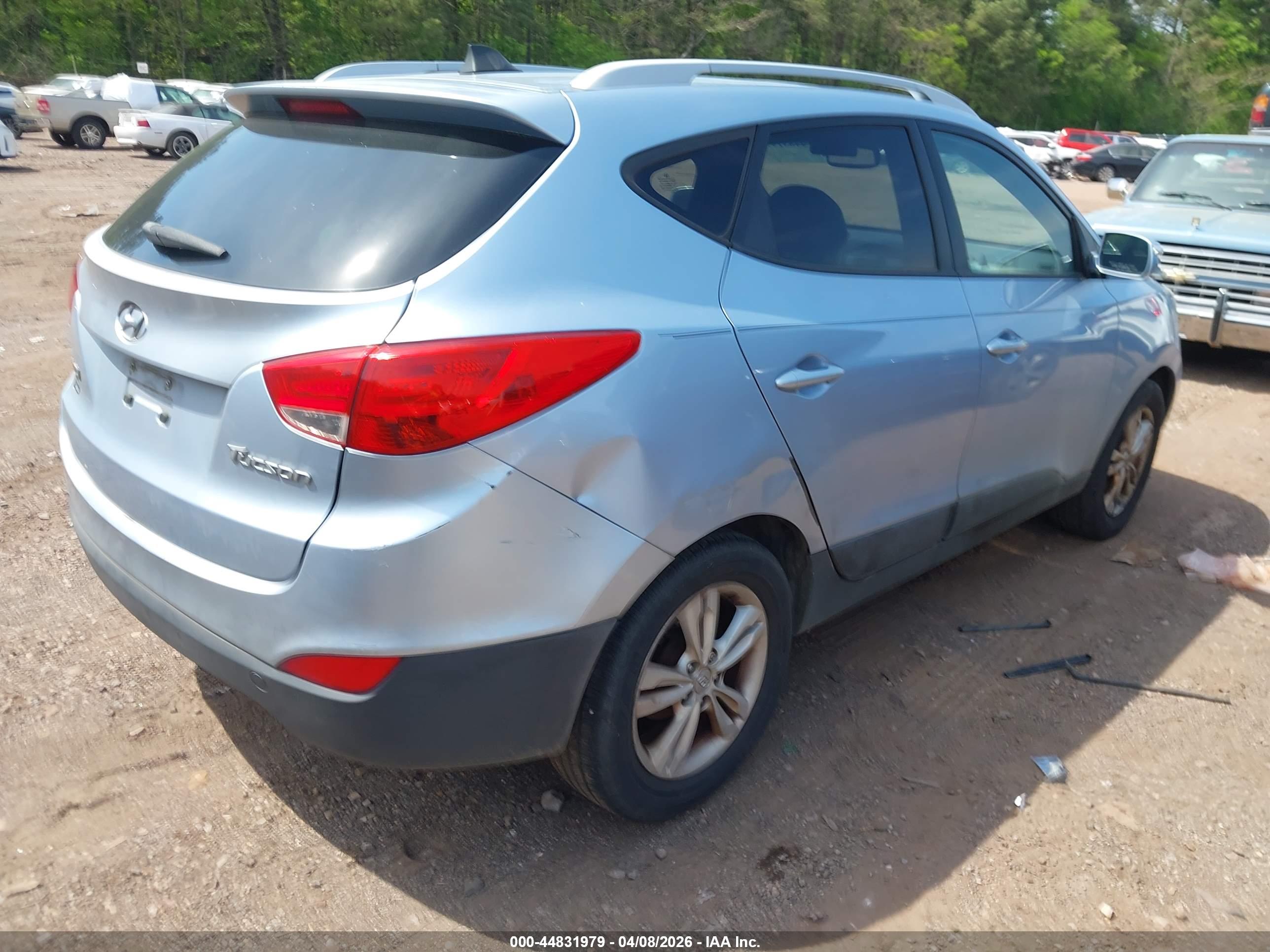 HYUNDAI TUCSON image 4