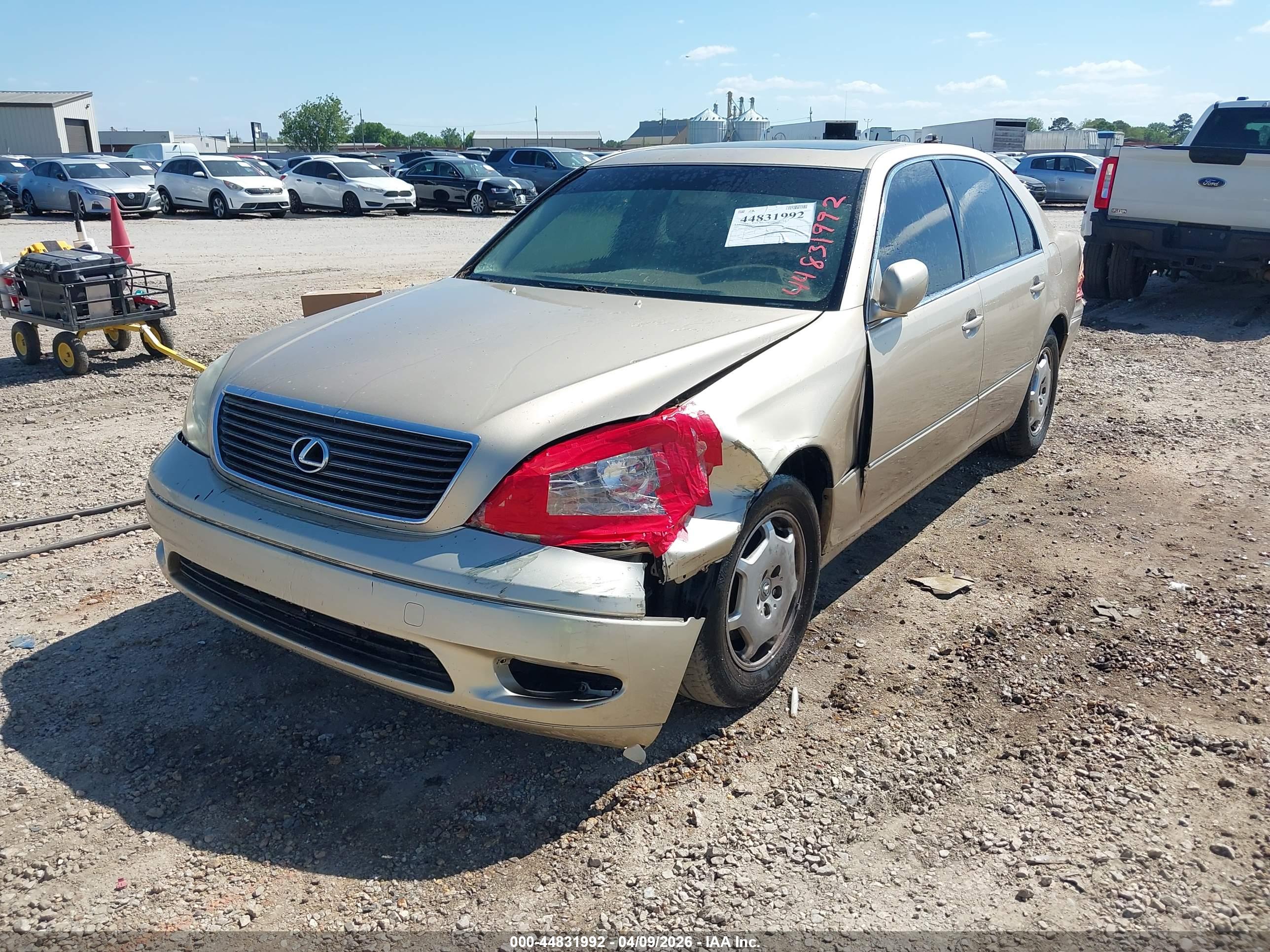 LEXUS LS image 2