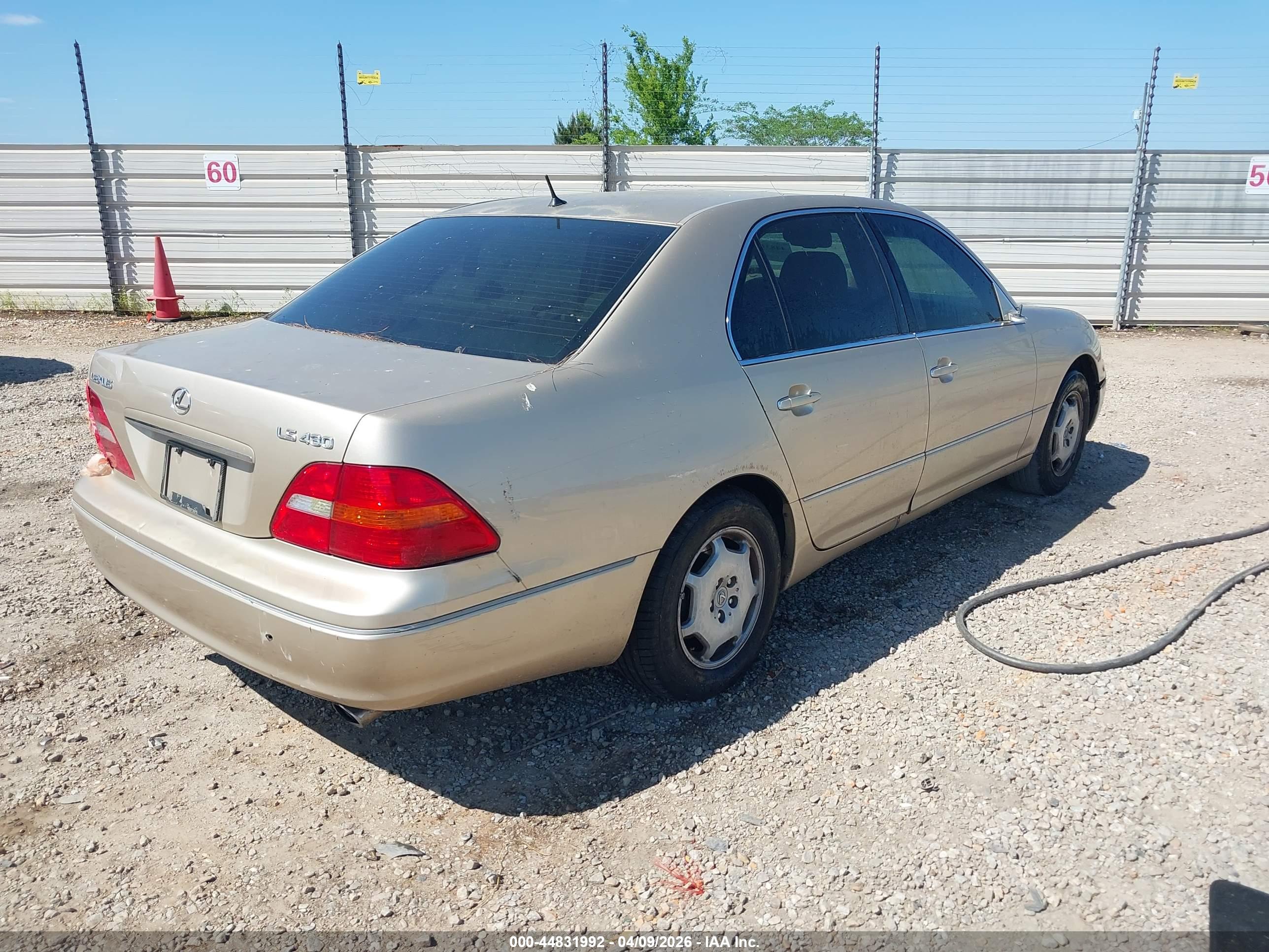 LEXUS LS image 4