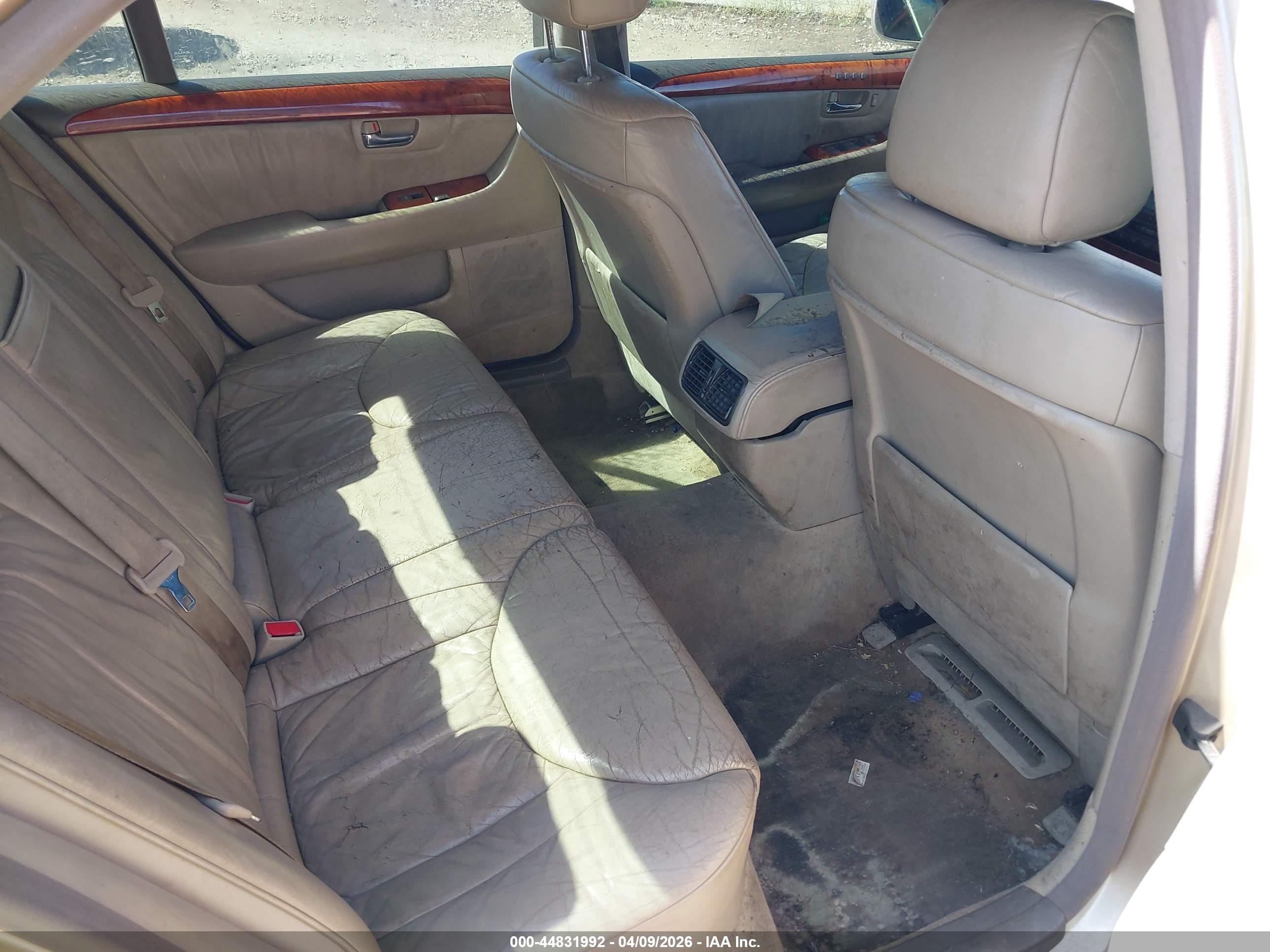 LEXUS LS image 8