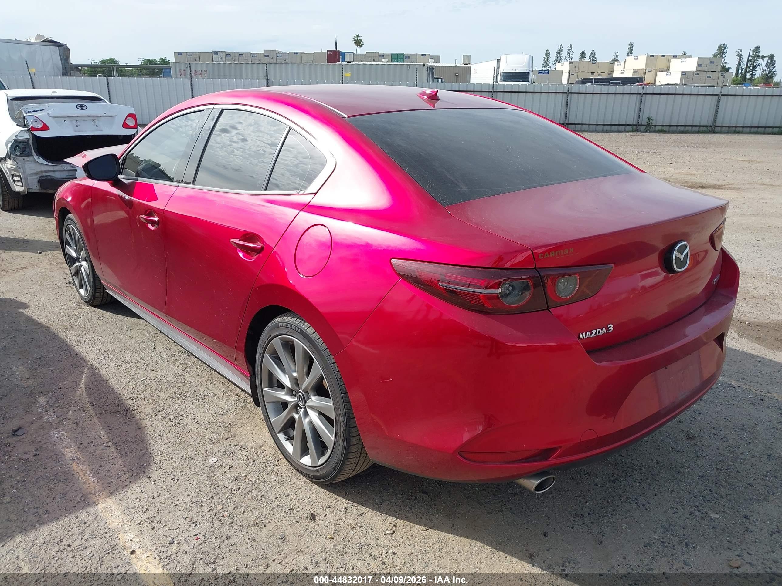 MAZDA MAZDA3 image 3