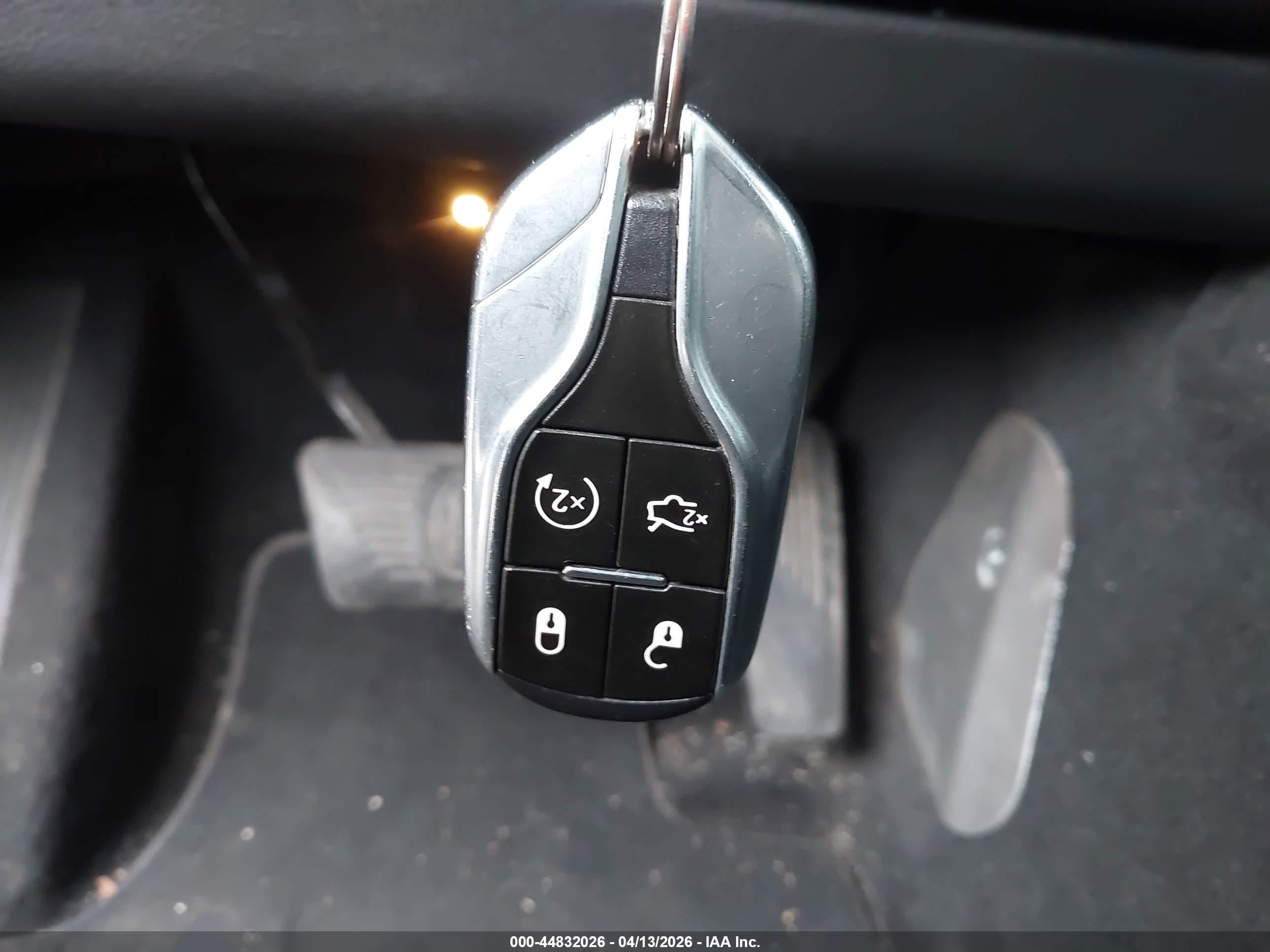 MASERATI LEVANTE image 11