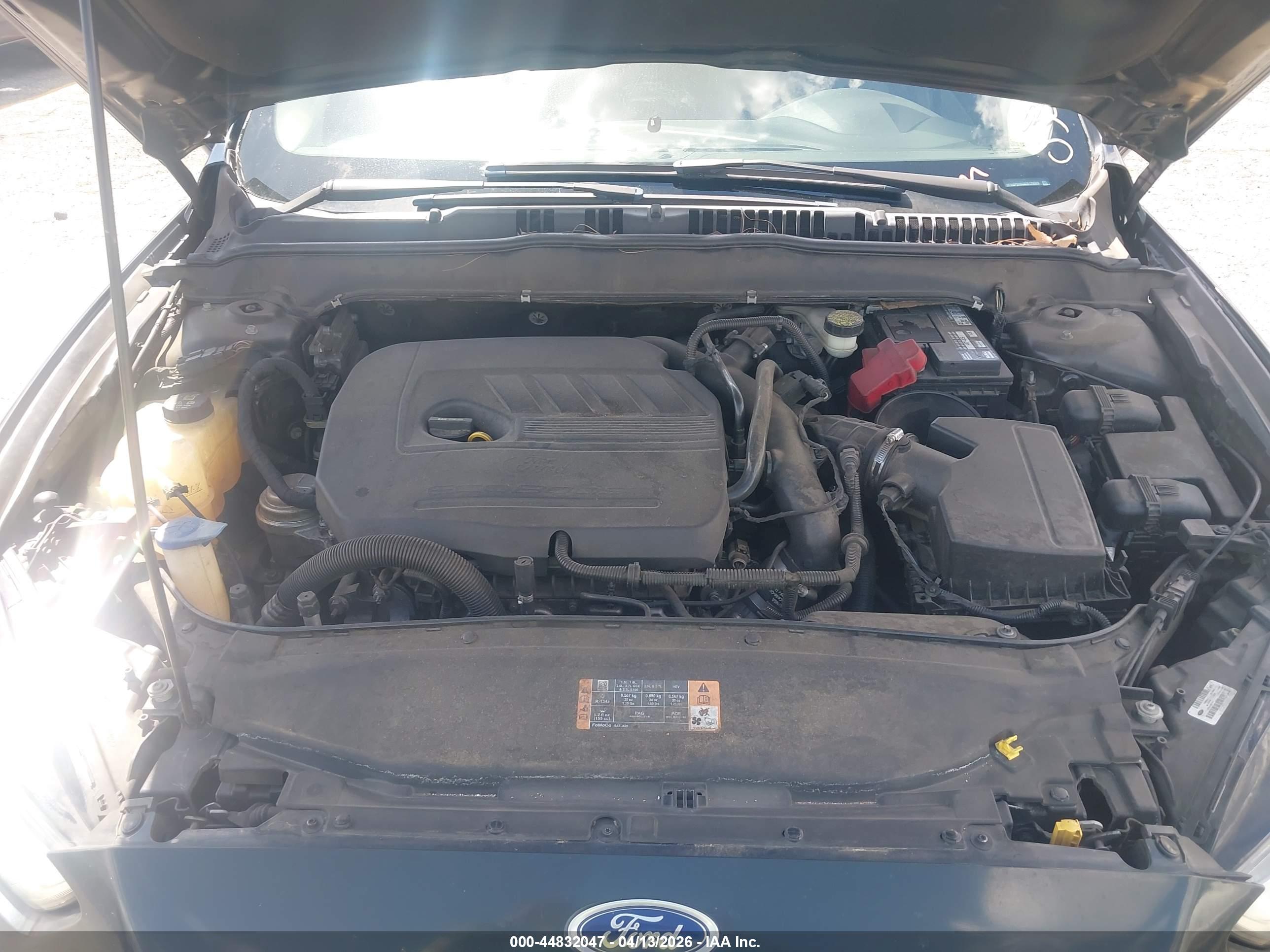 FORD FUSION image 10