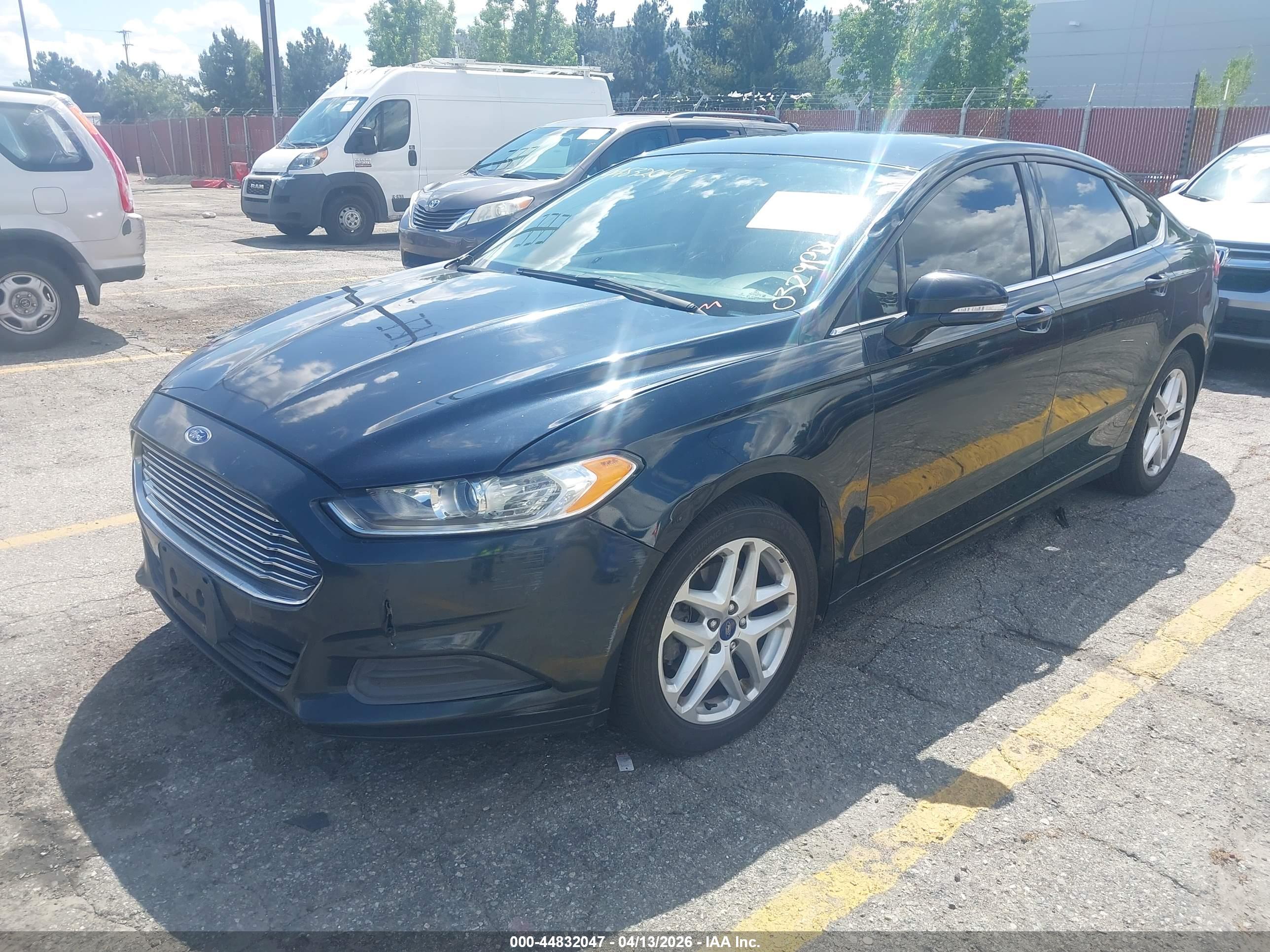 FORD FUSION image 2