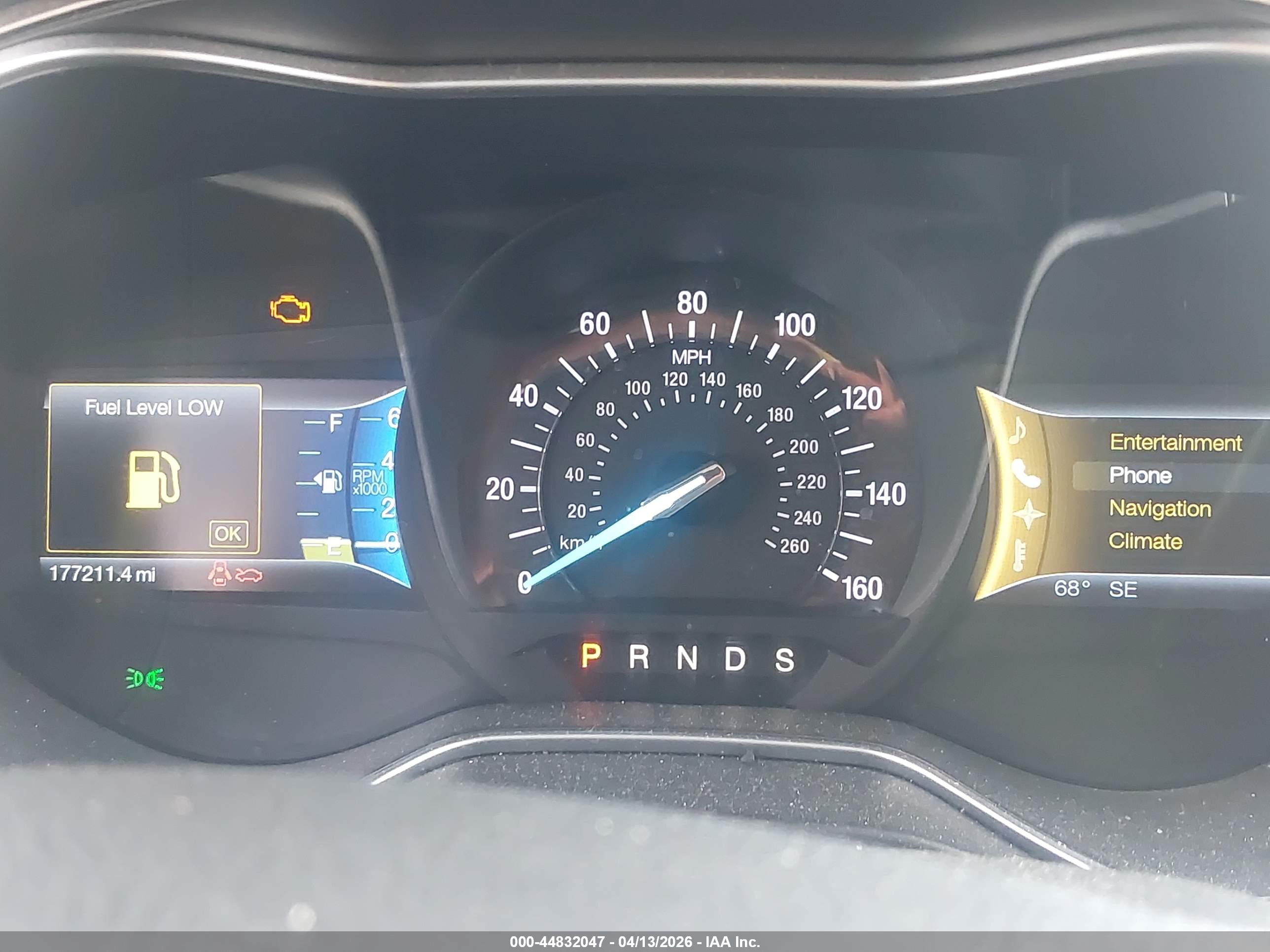 FORD FUSION image 7
