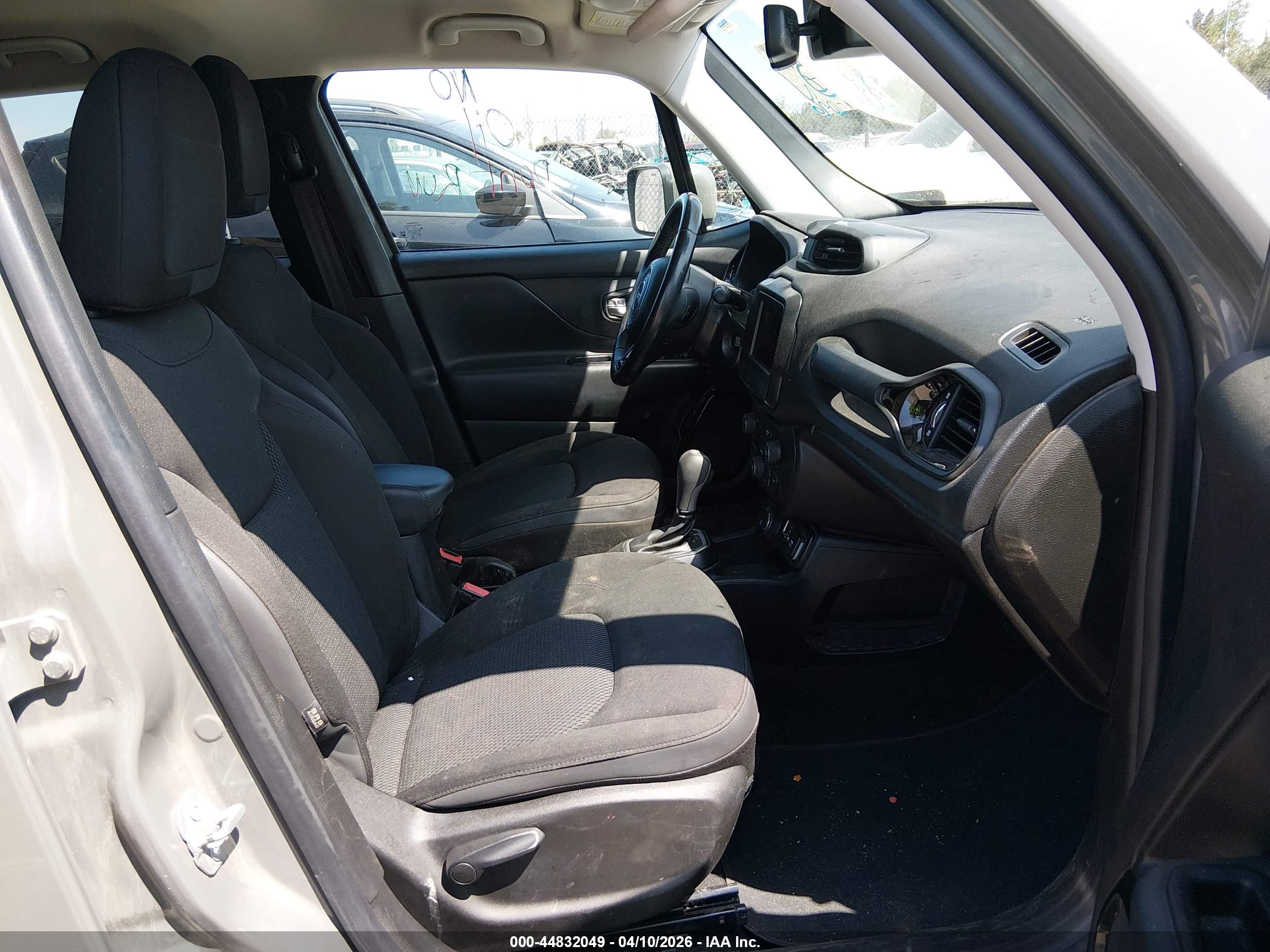 JEEP RENEGADE image 5