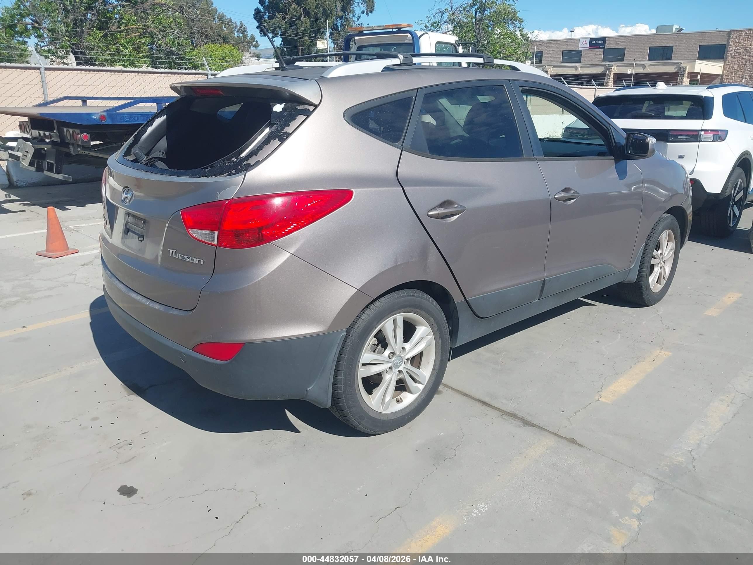 HYUNDAI TUCSON image 4