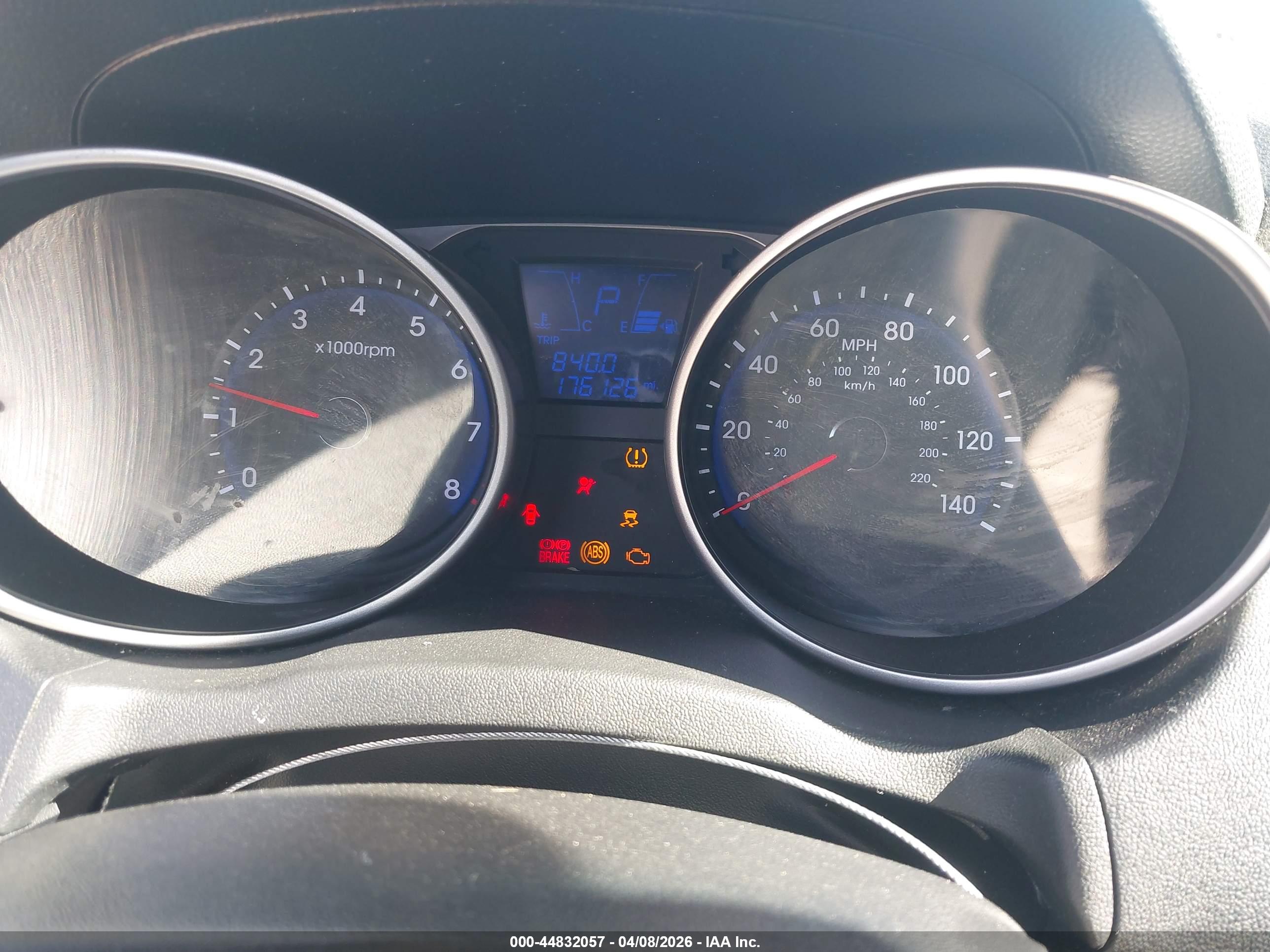 HYUNDAI TUCSON image 7