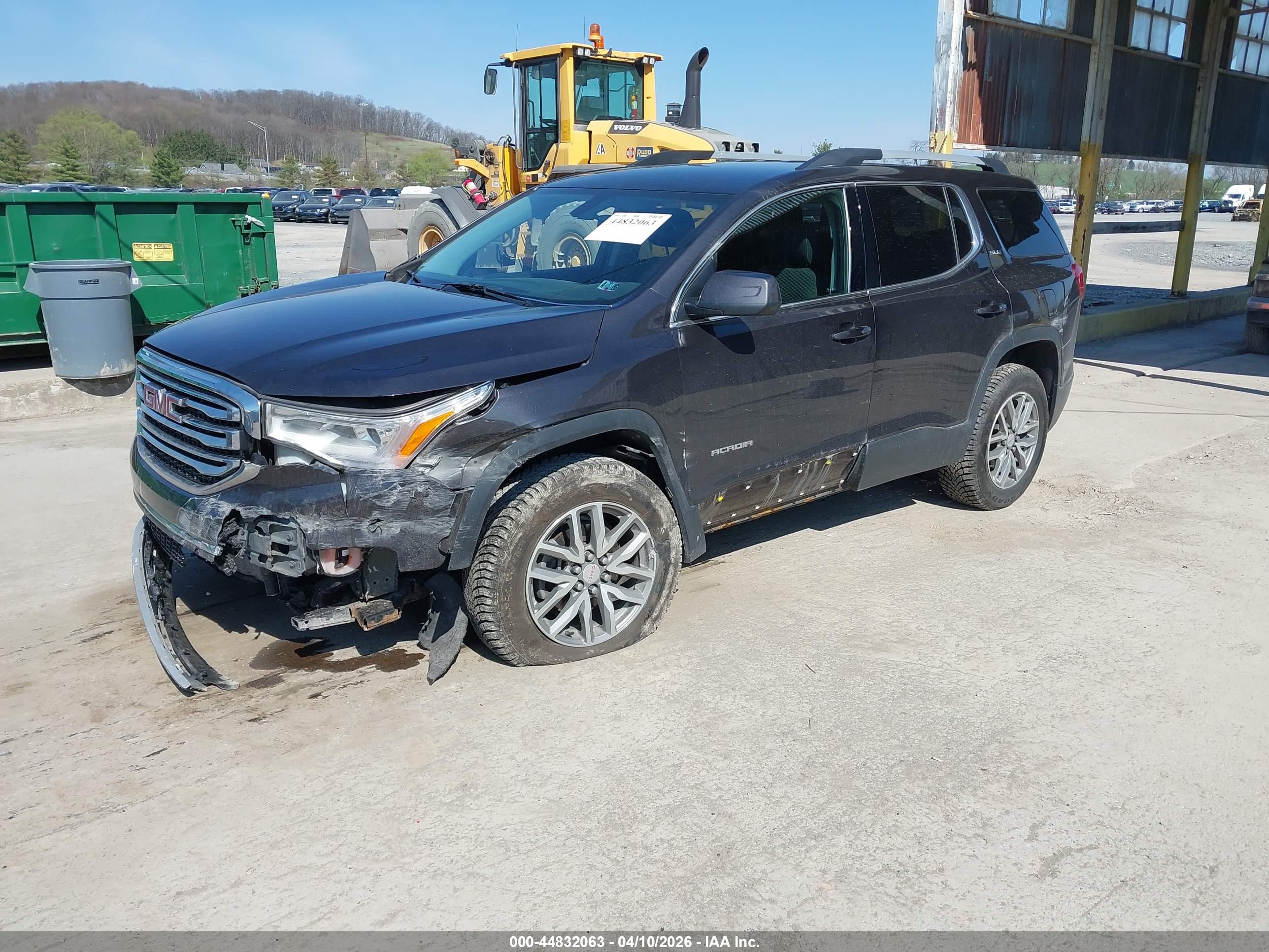 GMC ACADIA image 2