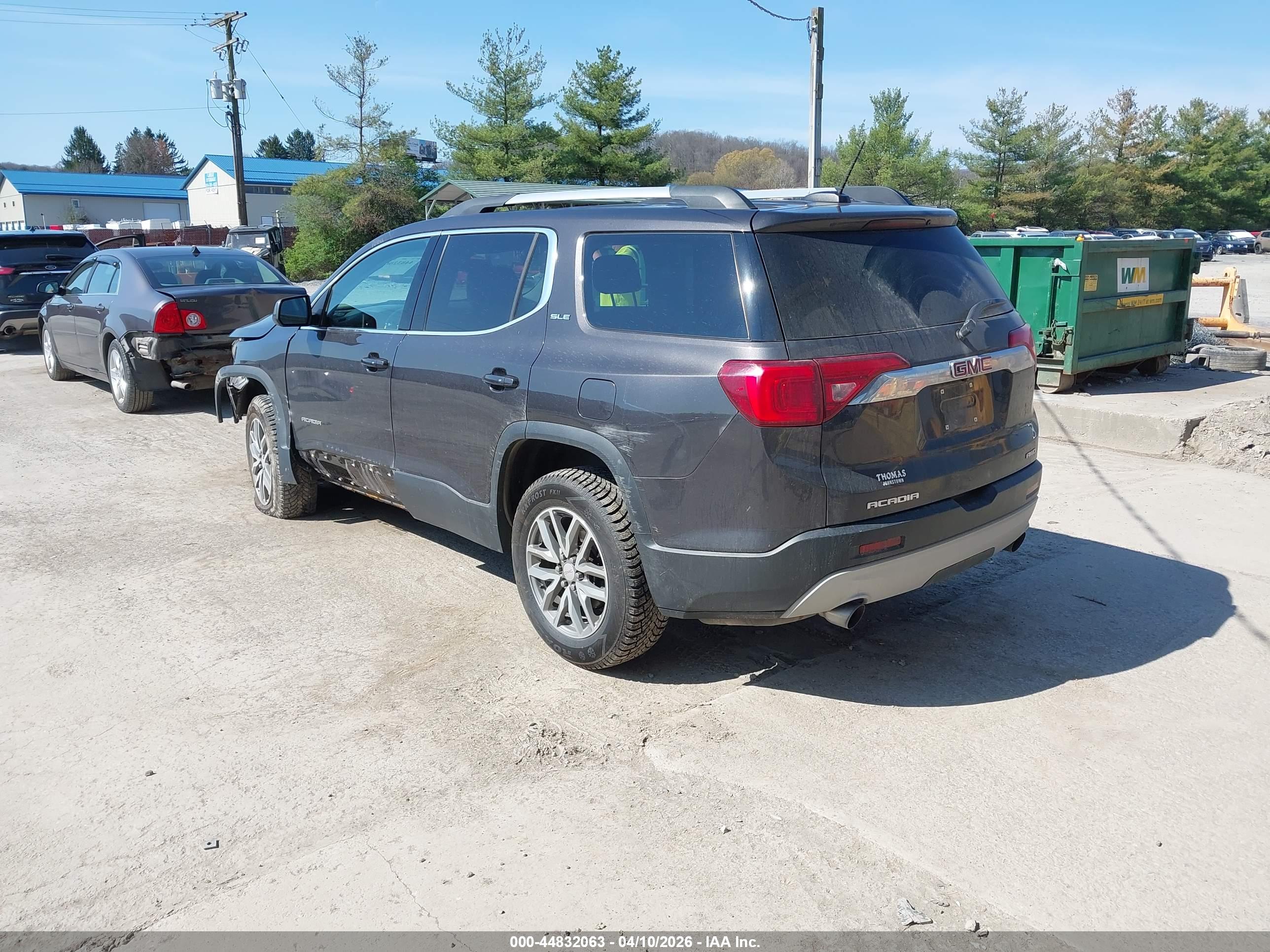 GMC ACADIA image 3
