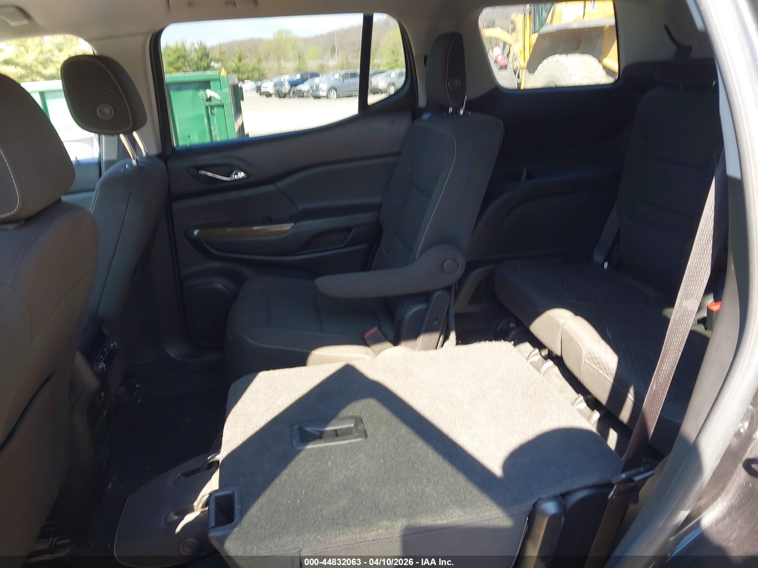GMC ACADIA image 8