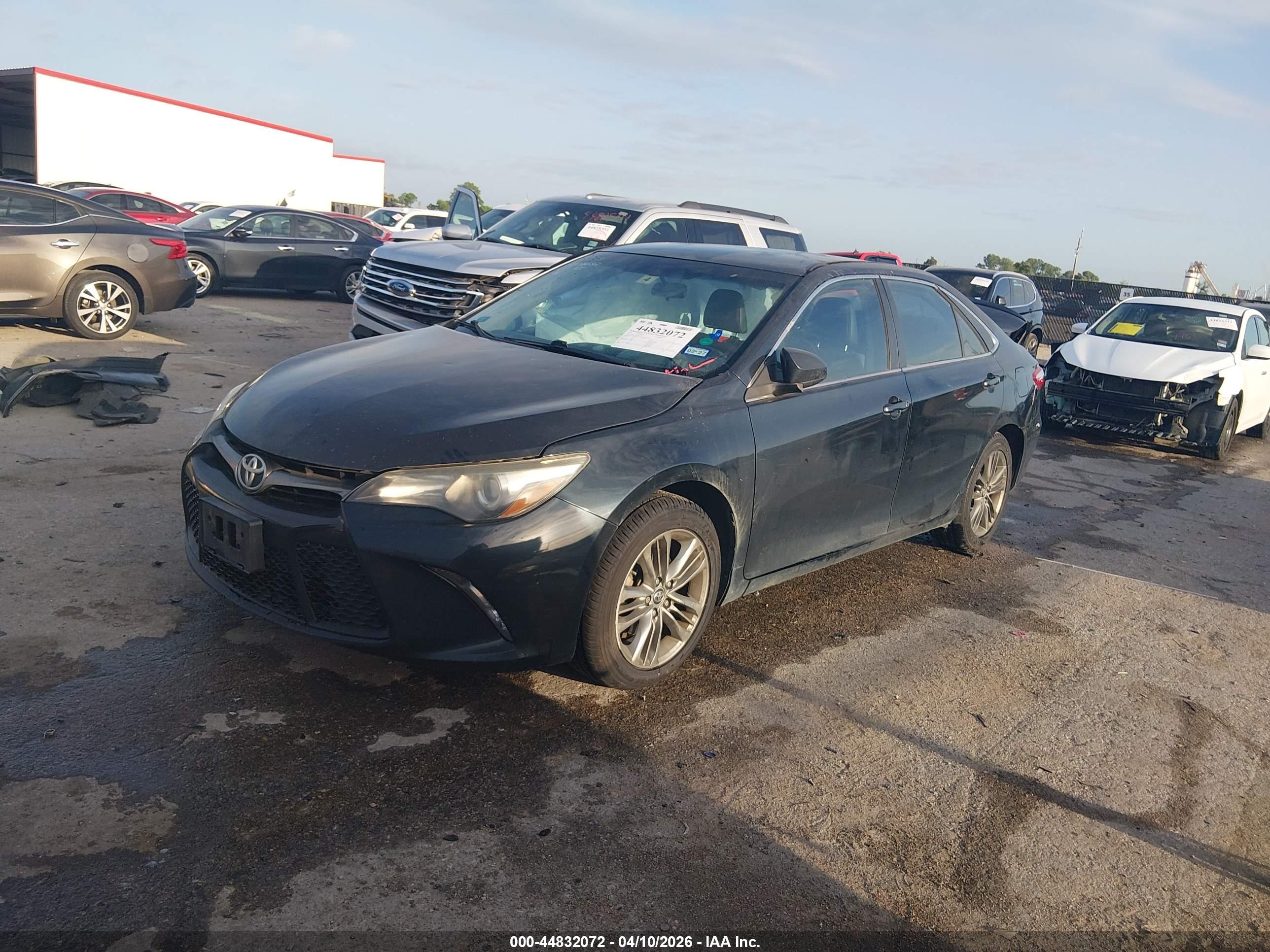 TOYOTA CAMRY image 2
