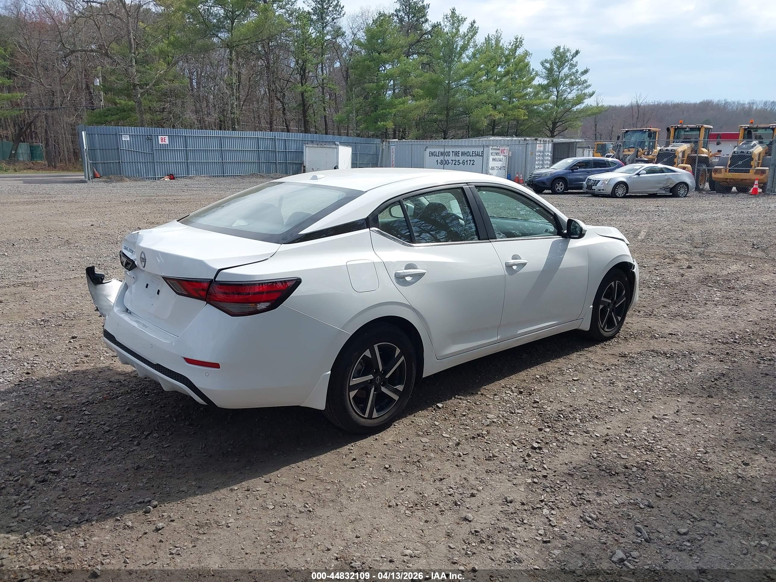 NISSAN SENTRA image 4