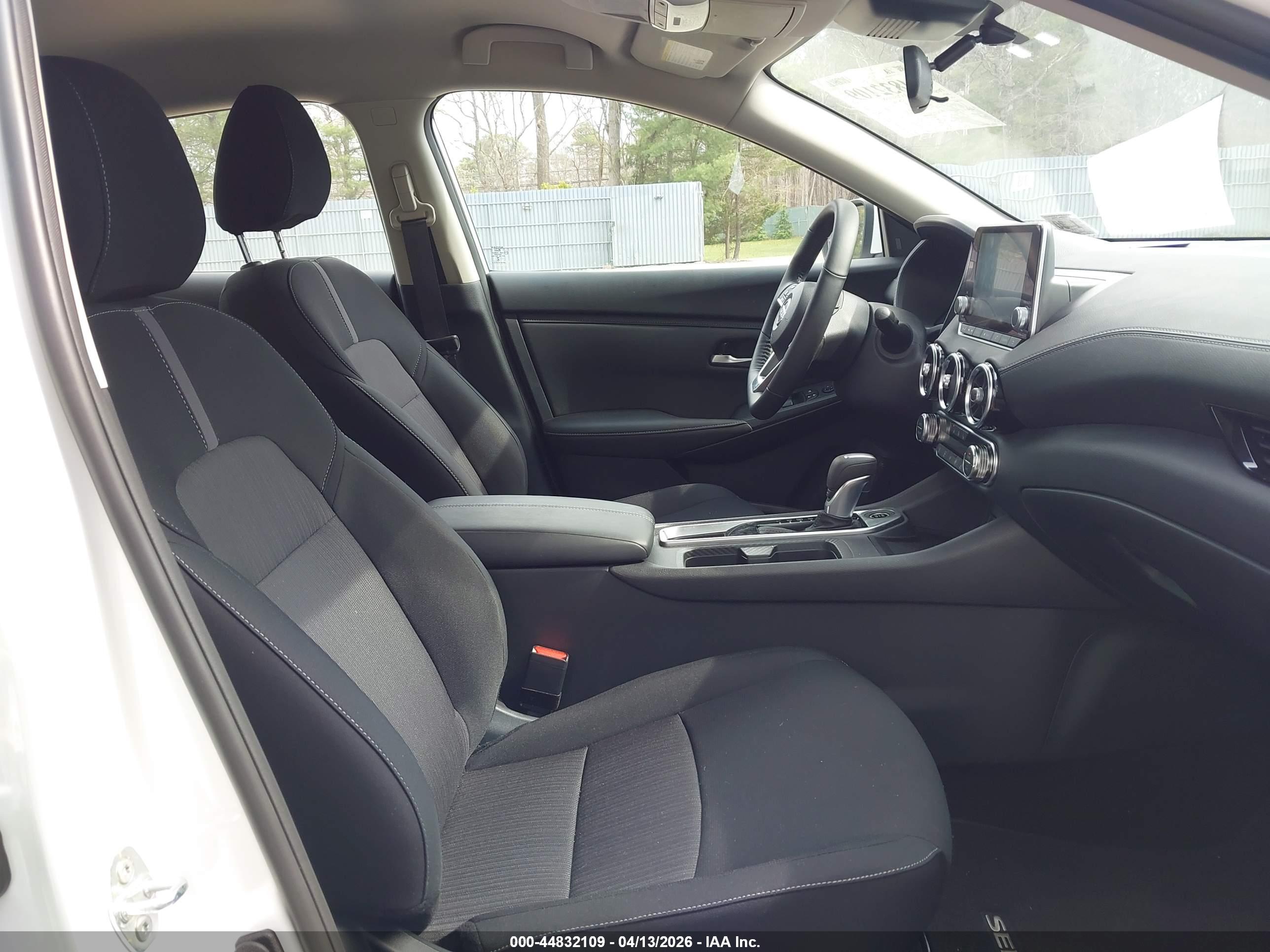 NISSAN SENTRA image 5