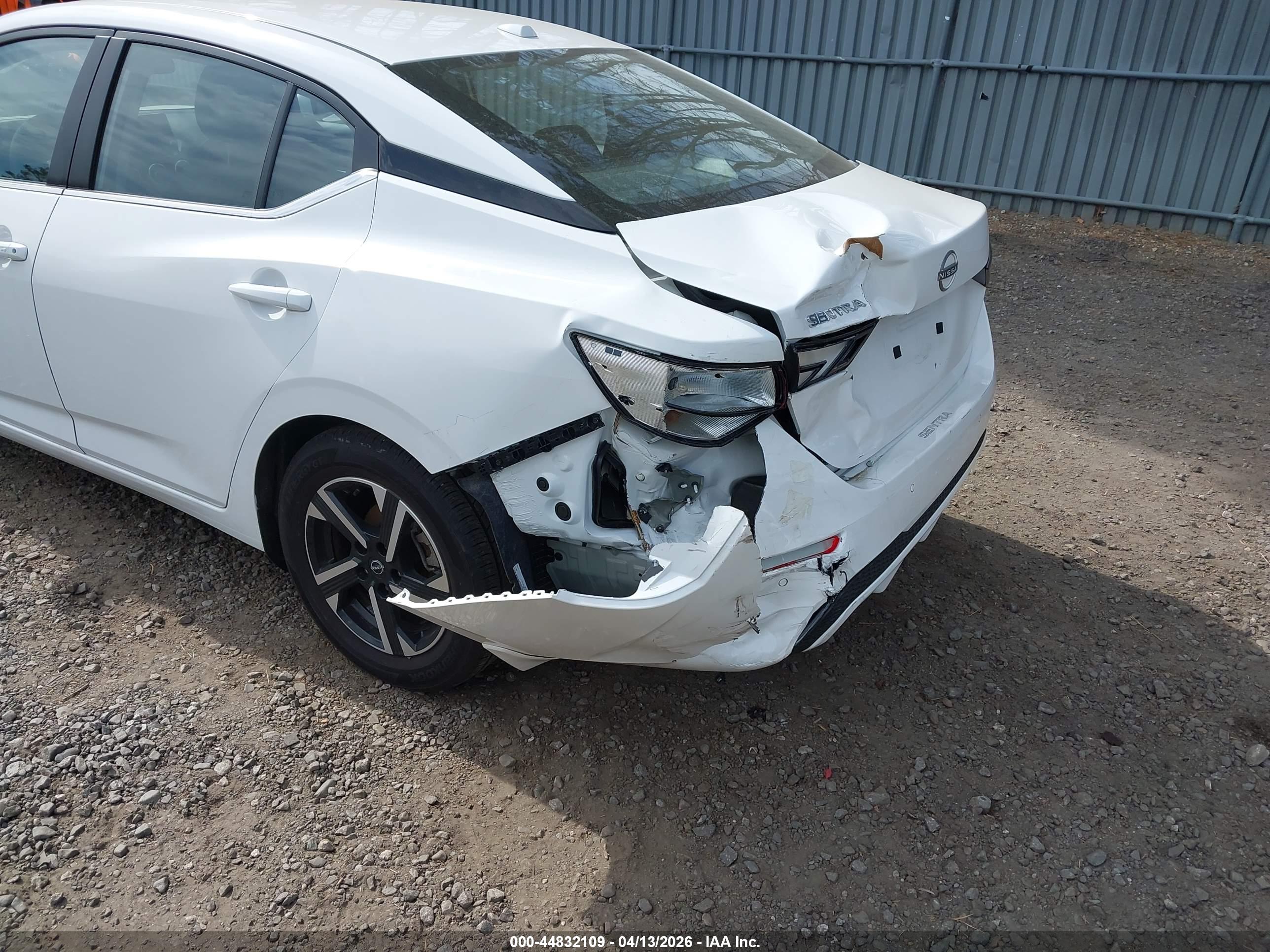 NISSAN SENTRA image 6