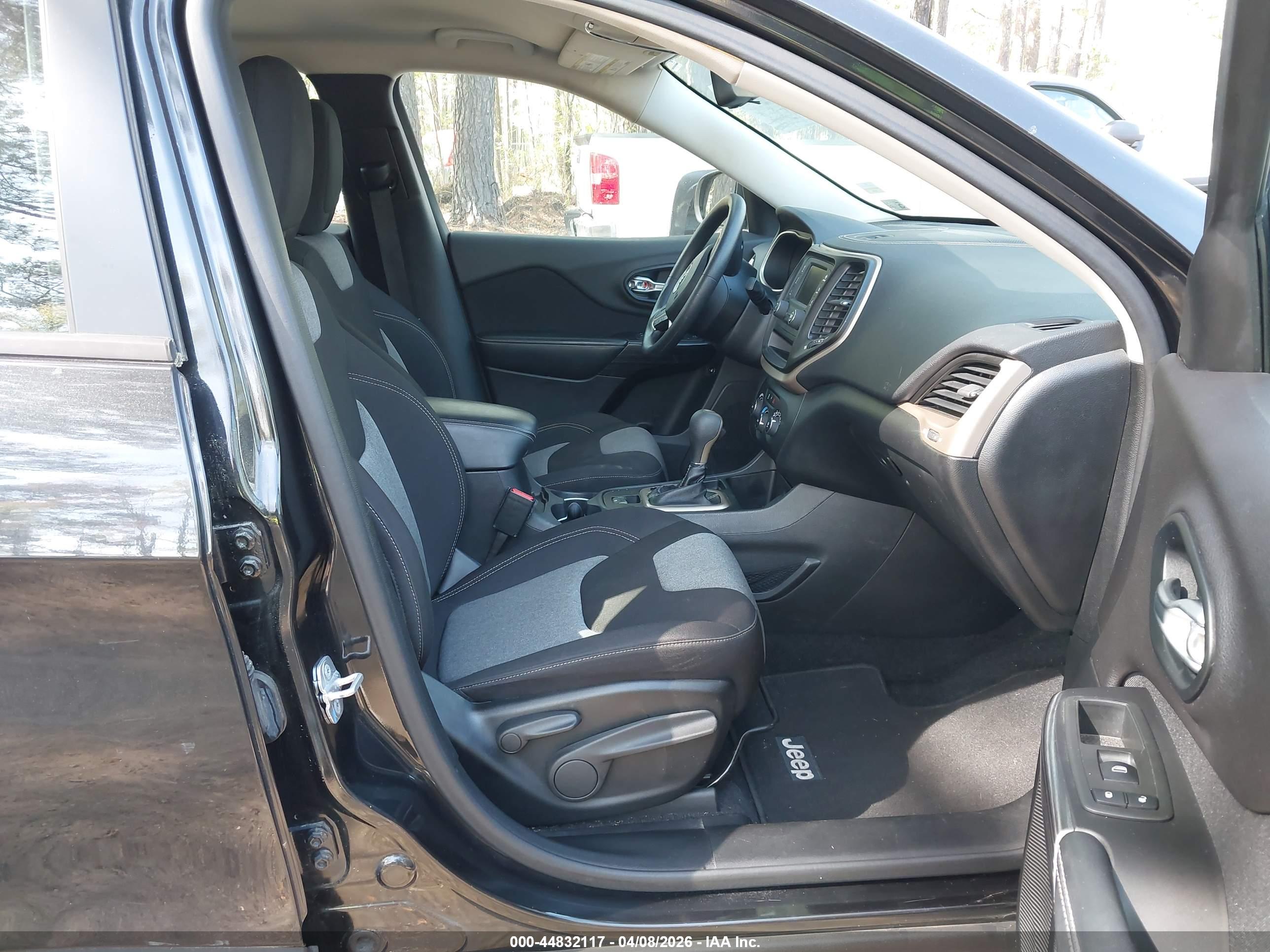 JEEP CHEROKEE image 5