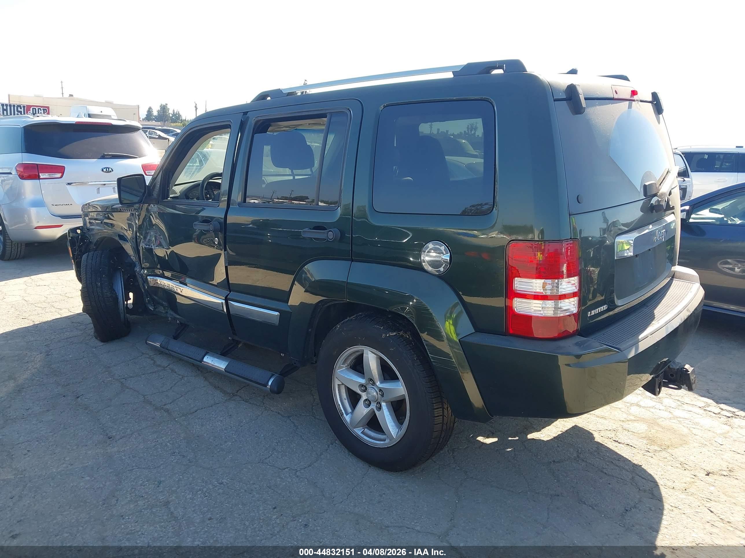 JEEP LIBERTY image 3