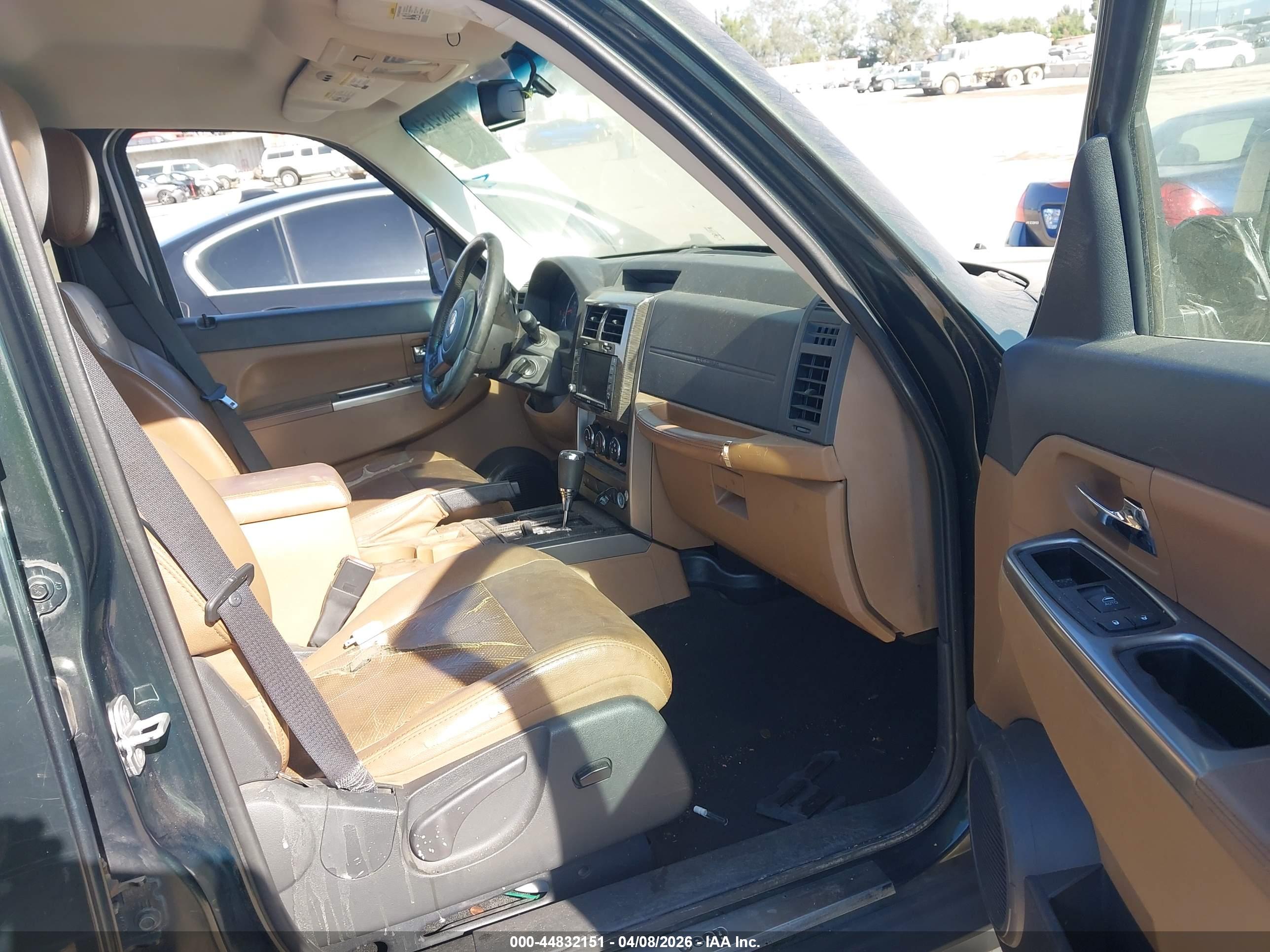 JEEP LIBERTY image 5