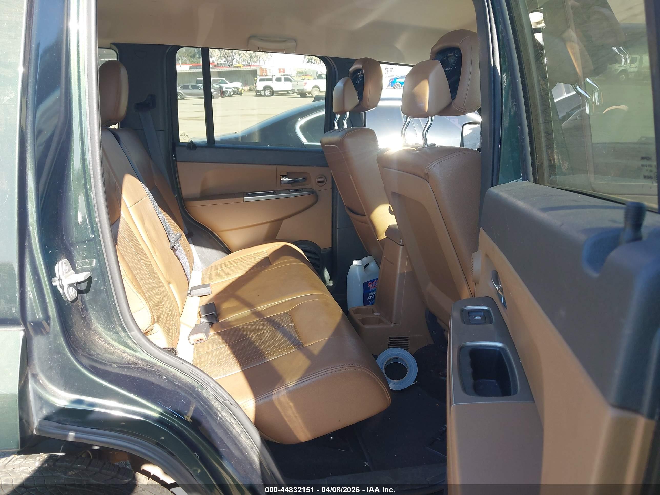 JEEP LIBERTY image 8