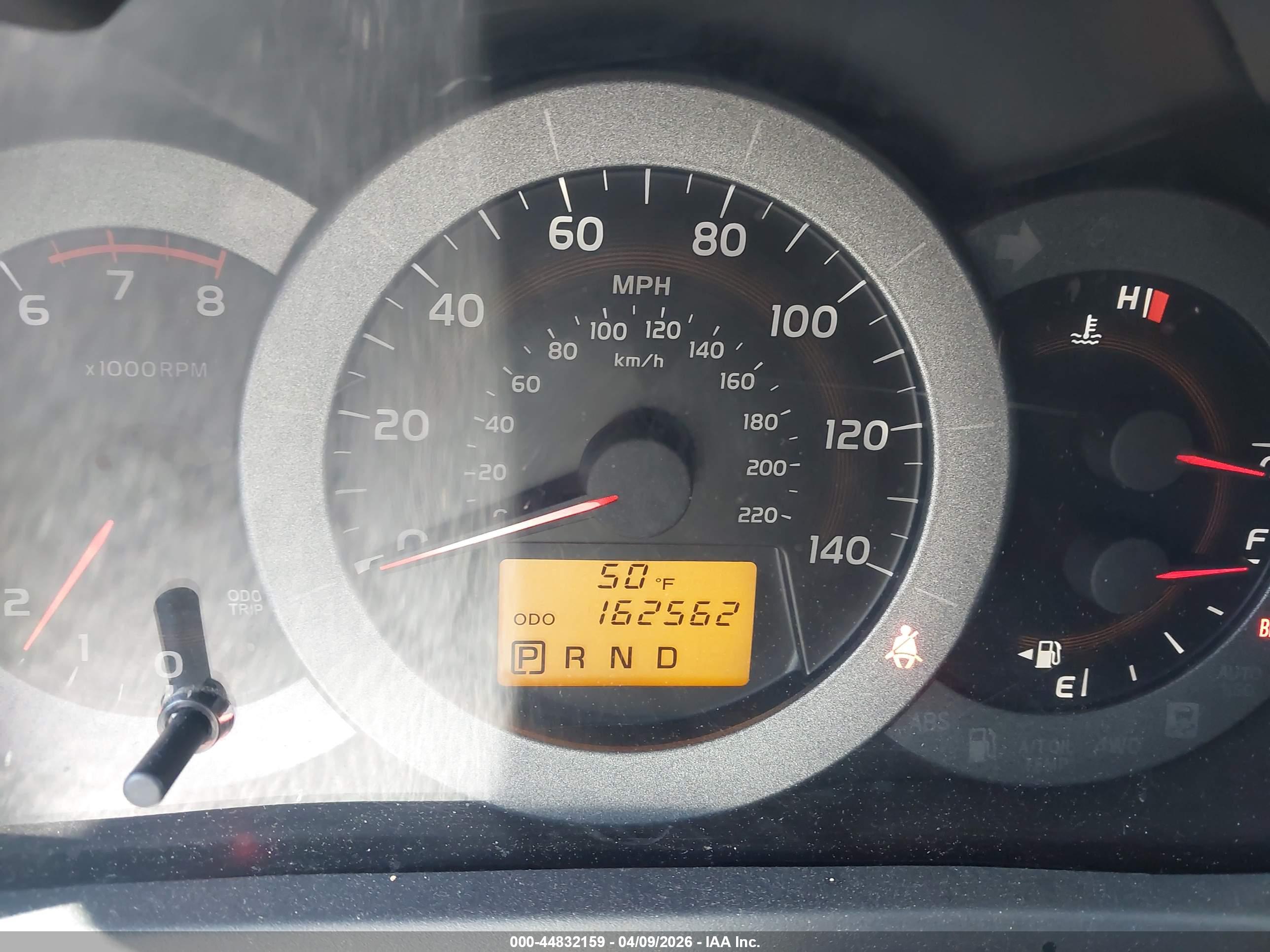 TOYOTA RAV4 image 7