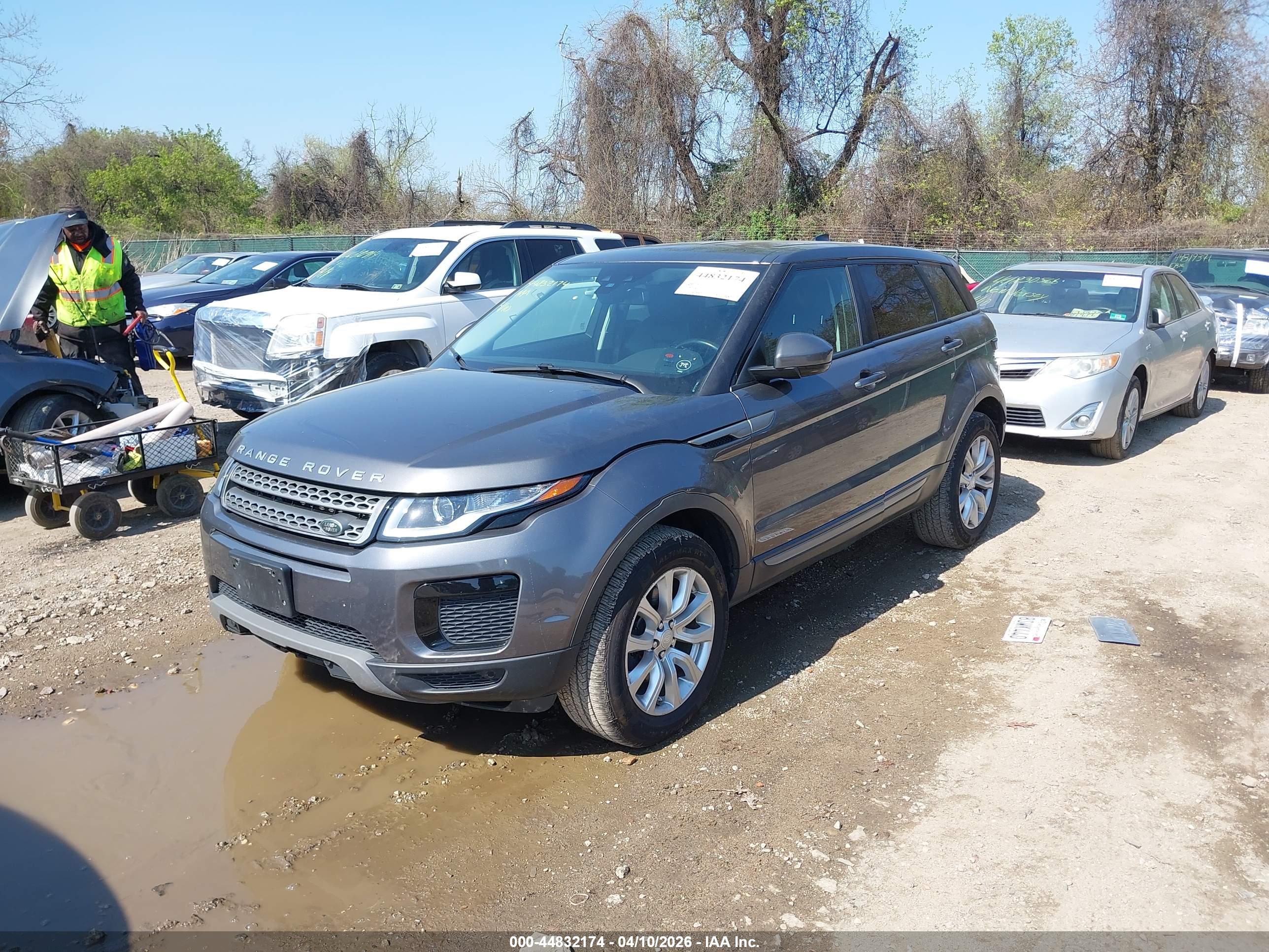 LAND ROVER image 2