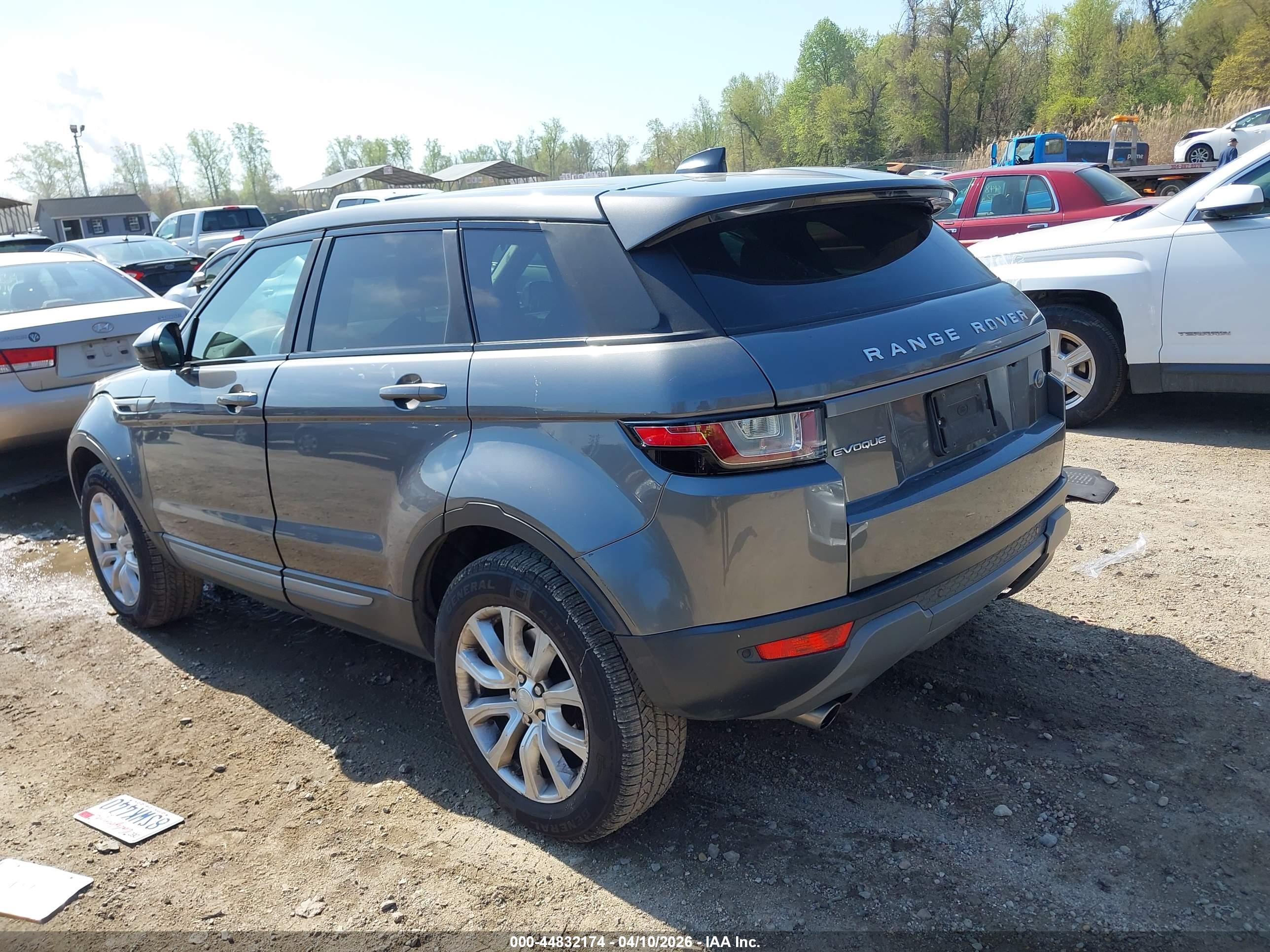 LAND ROVER image 3