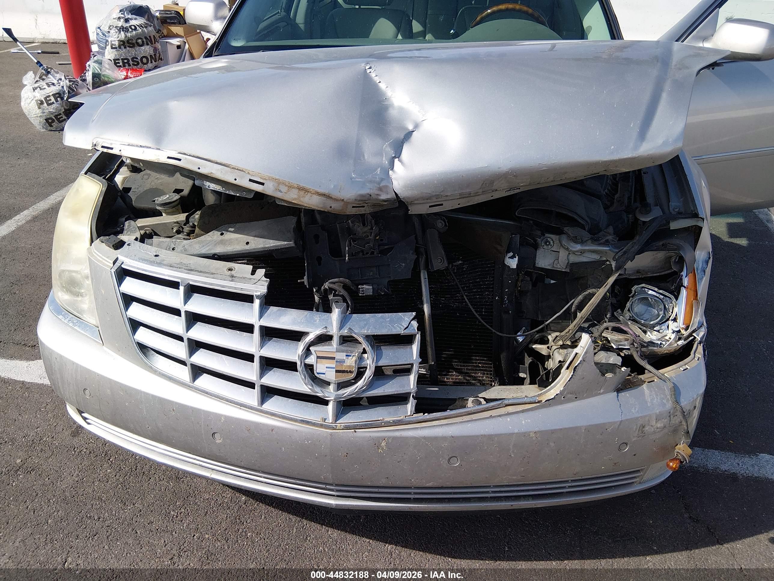 CADILLAC DTS image 6