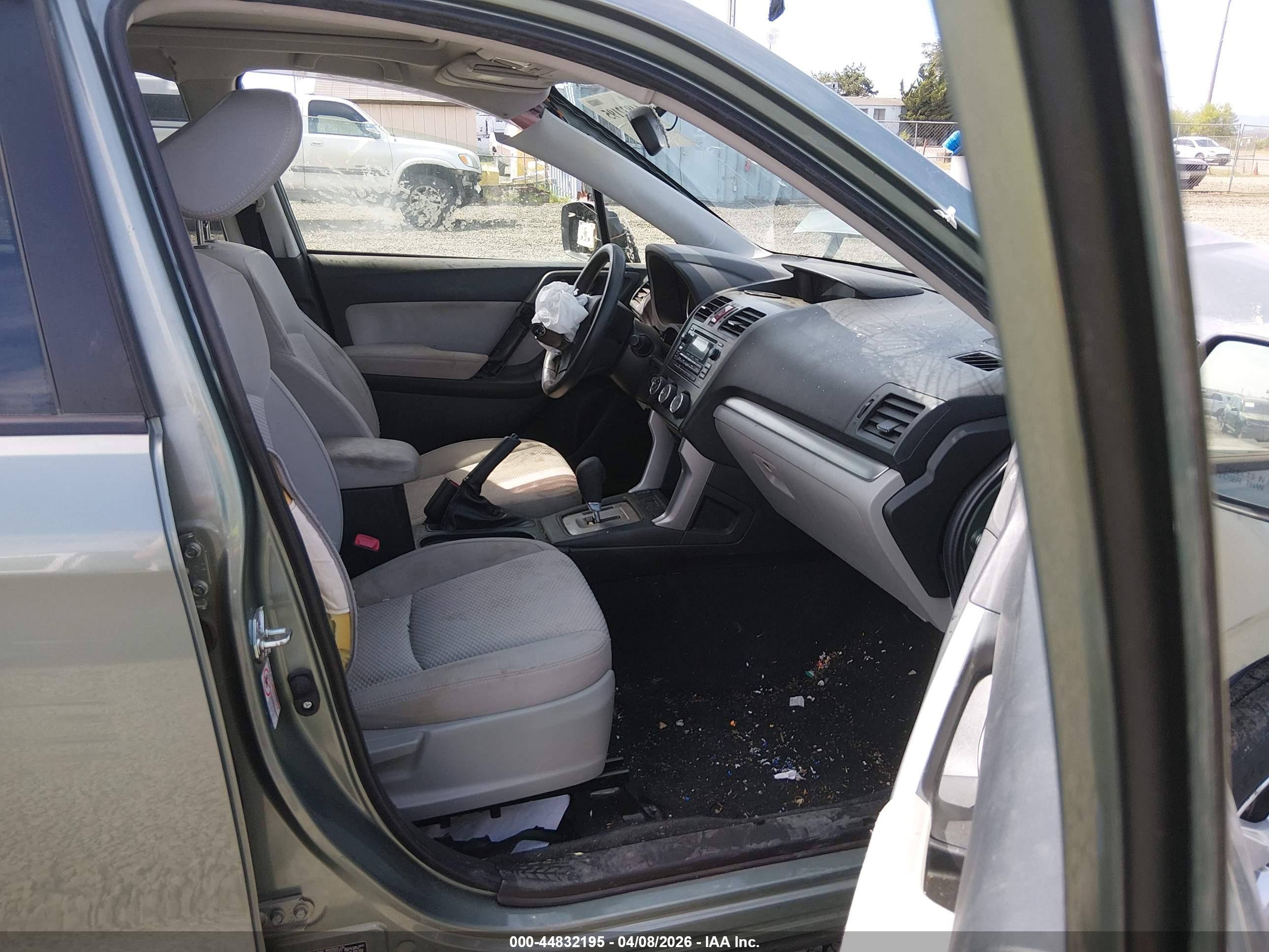 SUBARU FORESTER image 5
