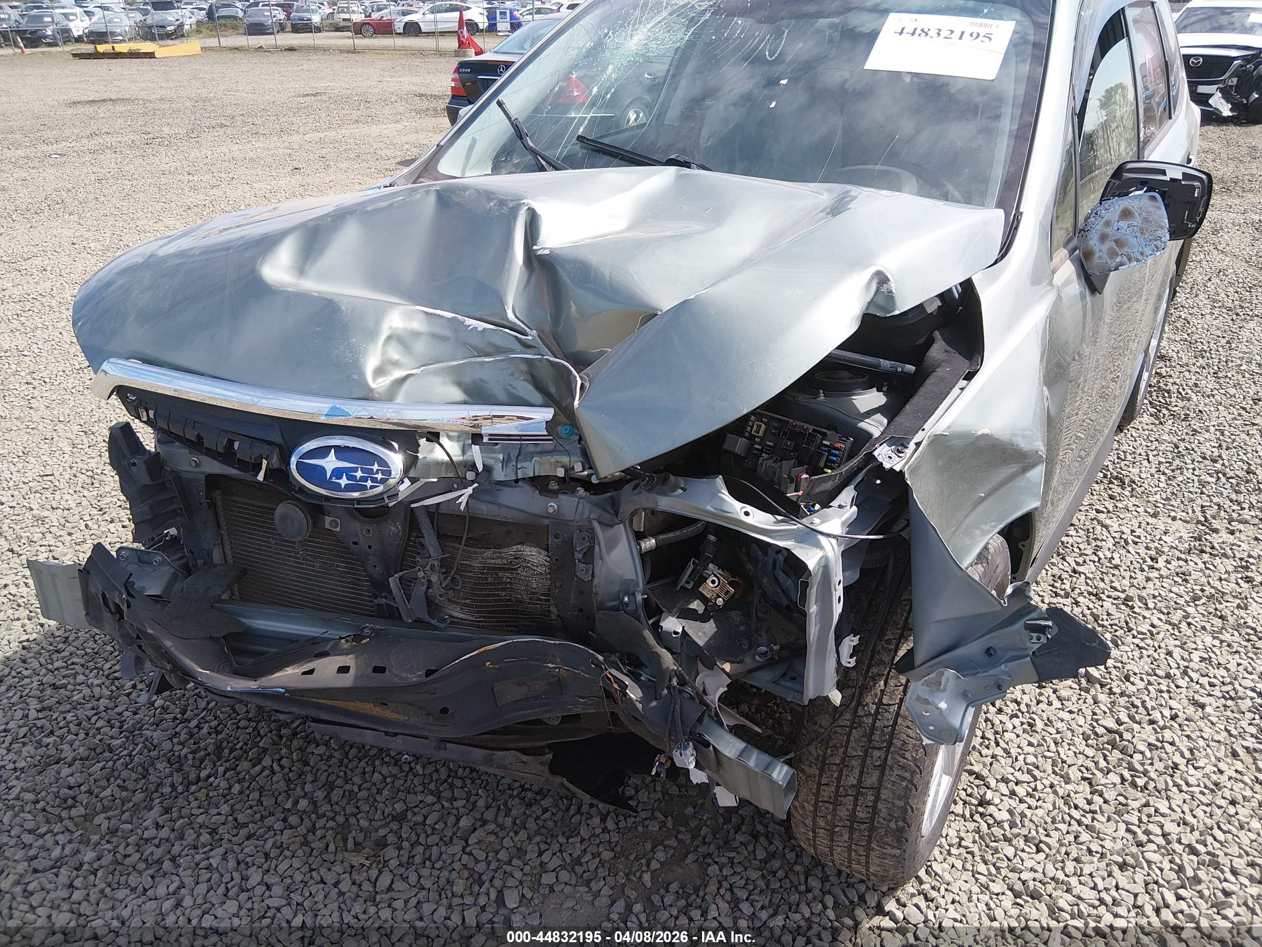 SUBARU FORESTER image 6