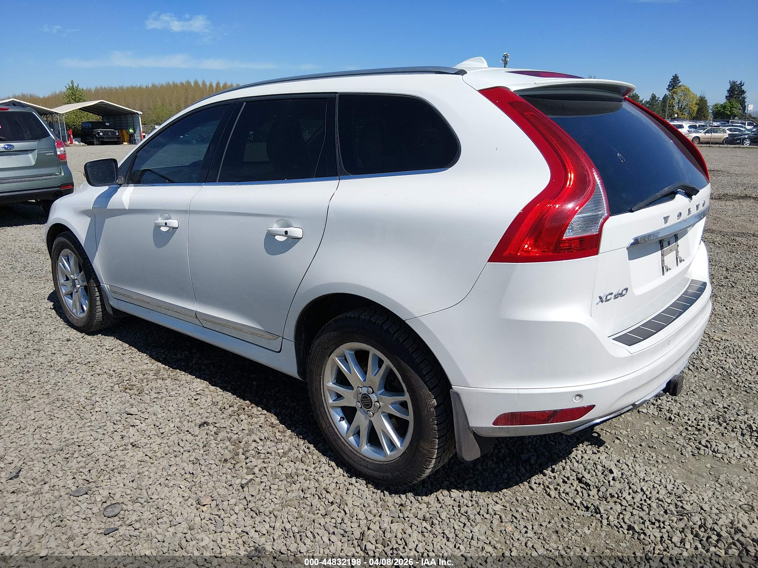 VOLVO XC60 image 3