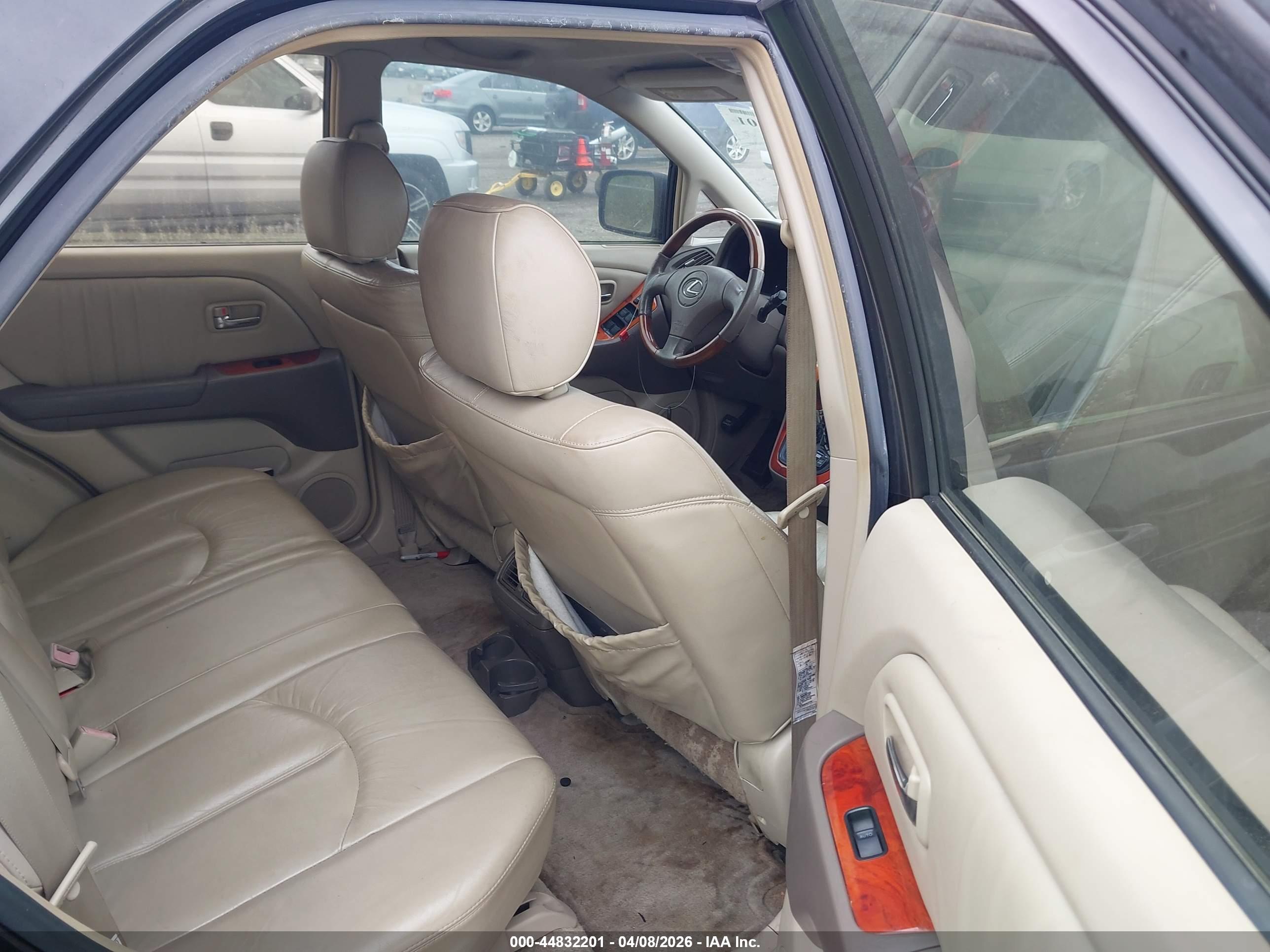 LEXUS RX image 8