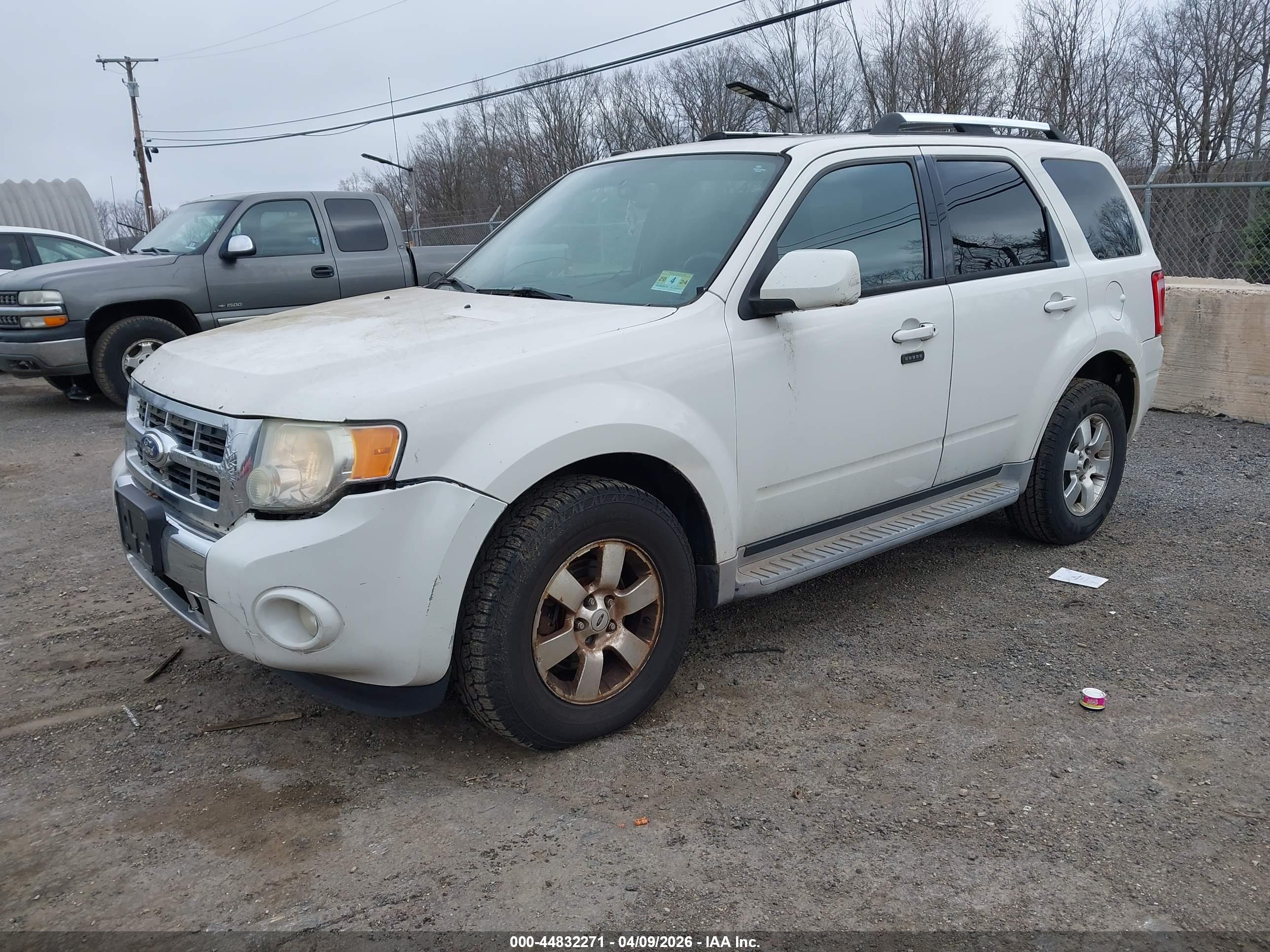 FORD ESCAPE image 2