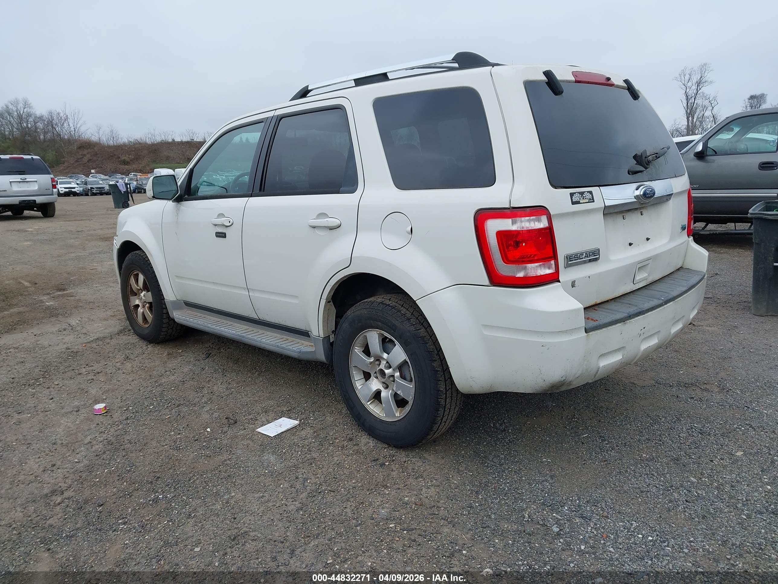 FORD ESCAPE image 3