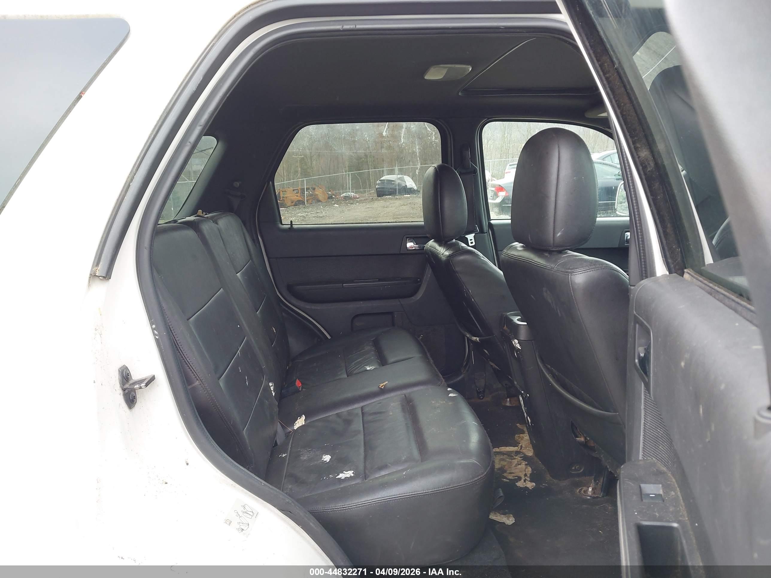 FORD ESCAPE image 8