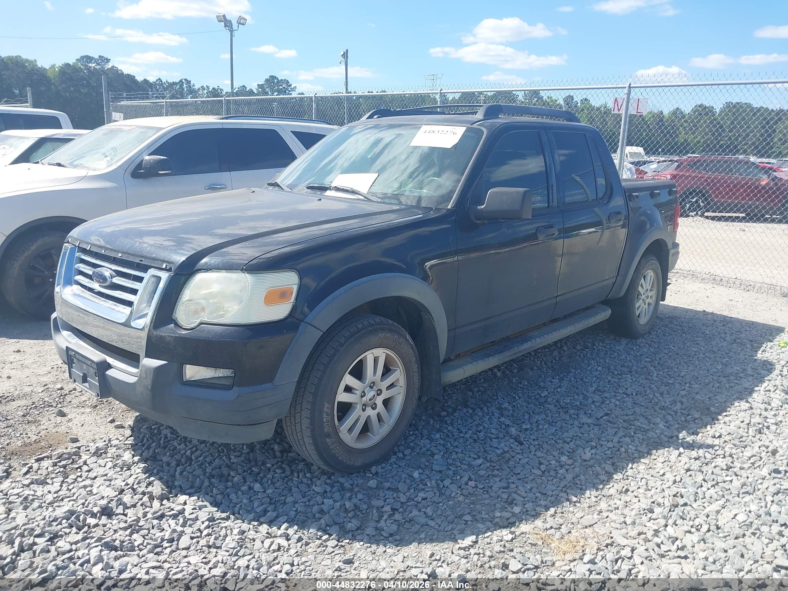 FORD EXPLORER image 2