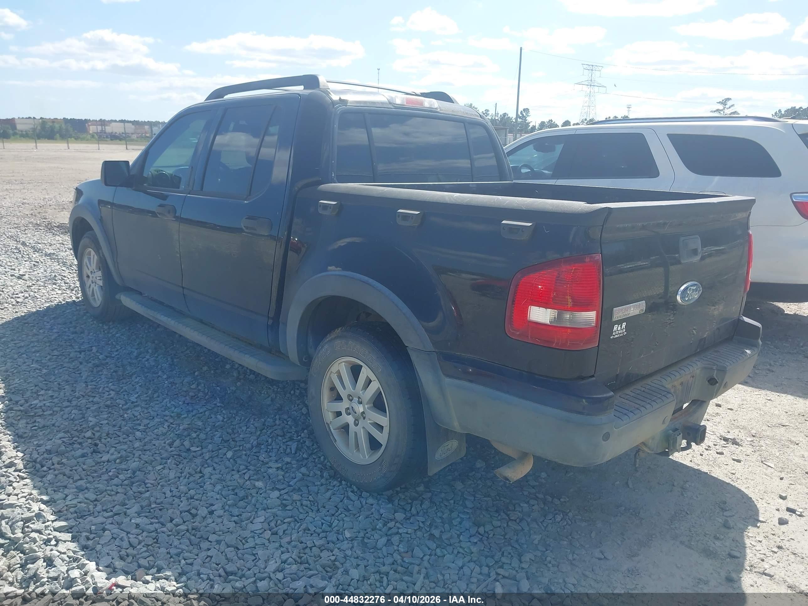 FORD EXPLORER image 3