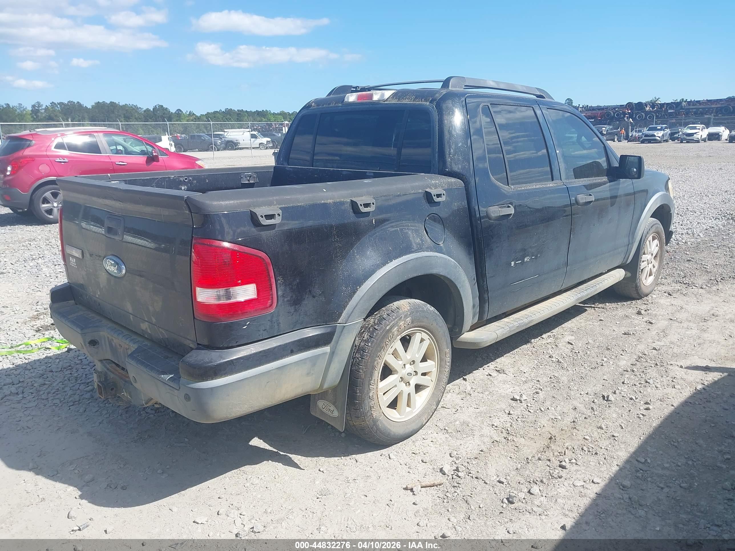FORD EXPLORER image 4