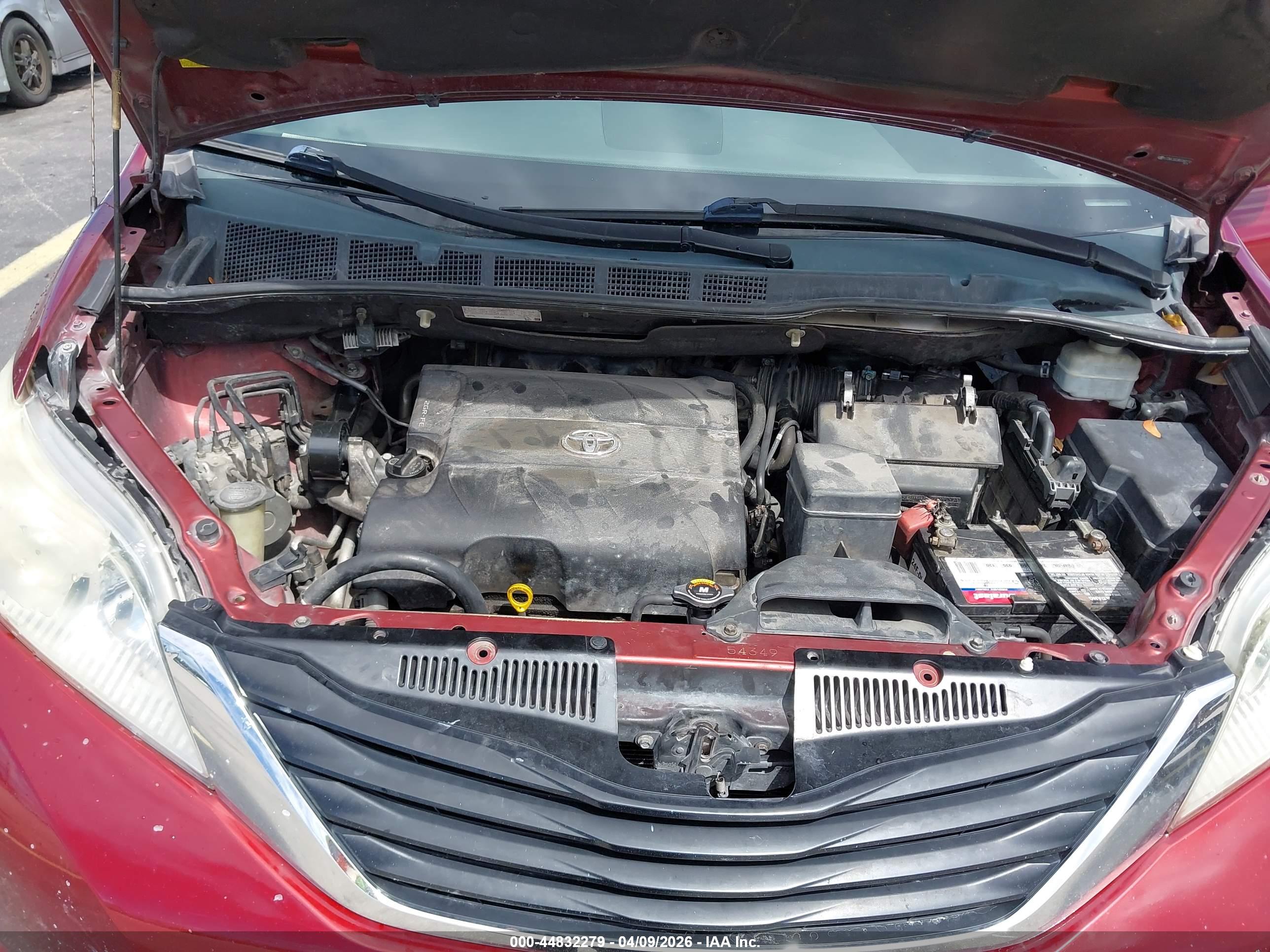 TOYOTA SIENNA image 10