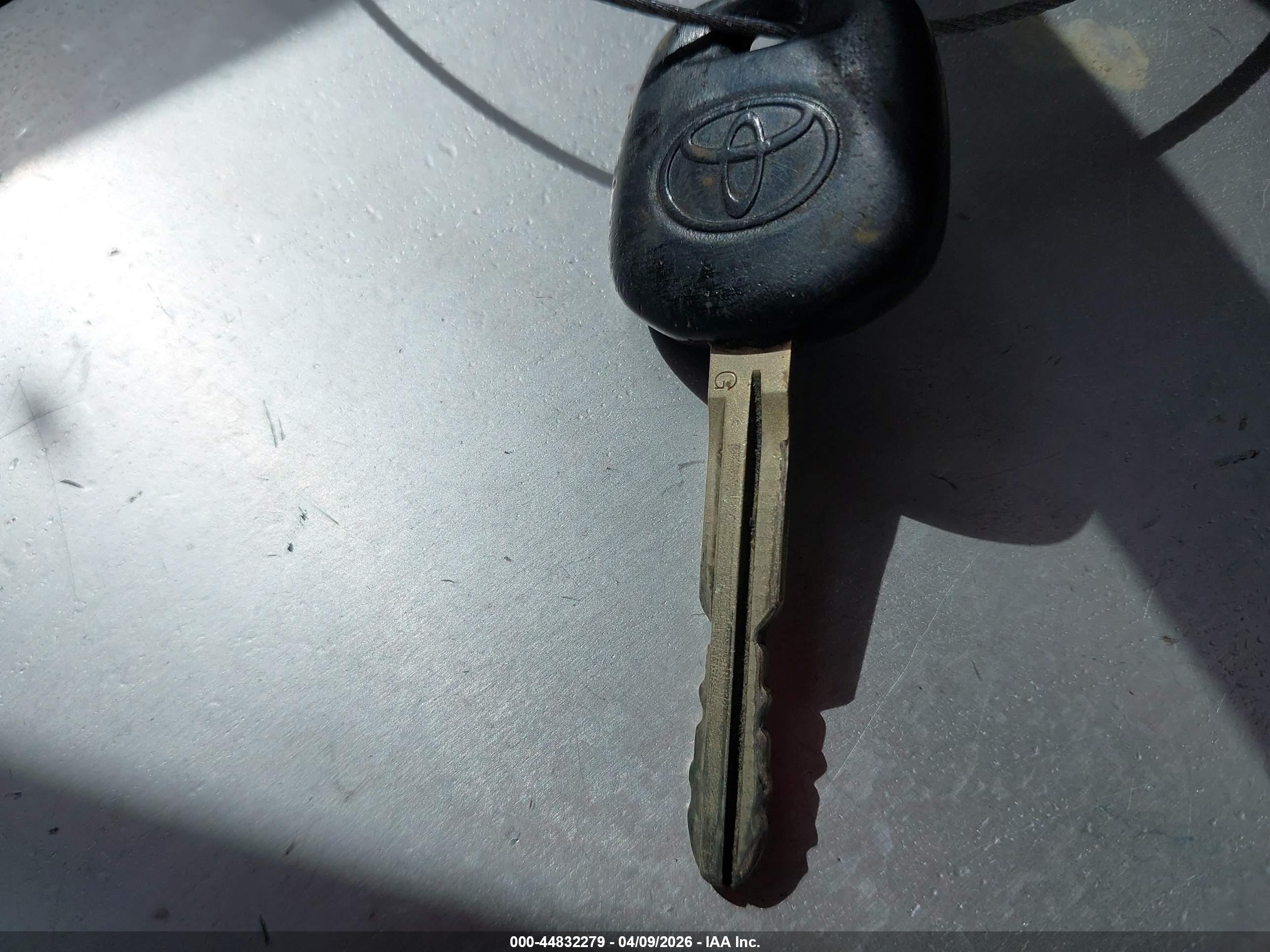 TOYOTA SIENNA image 11