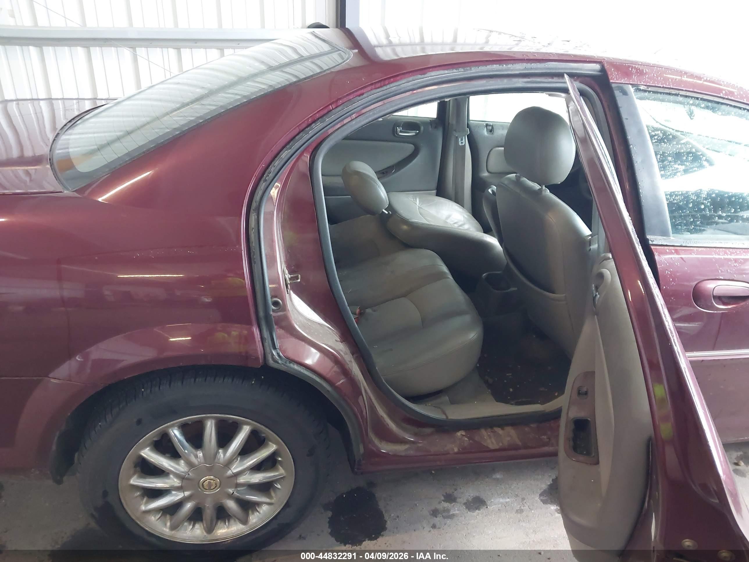 CHRYSLER SEBRING image 8